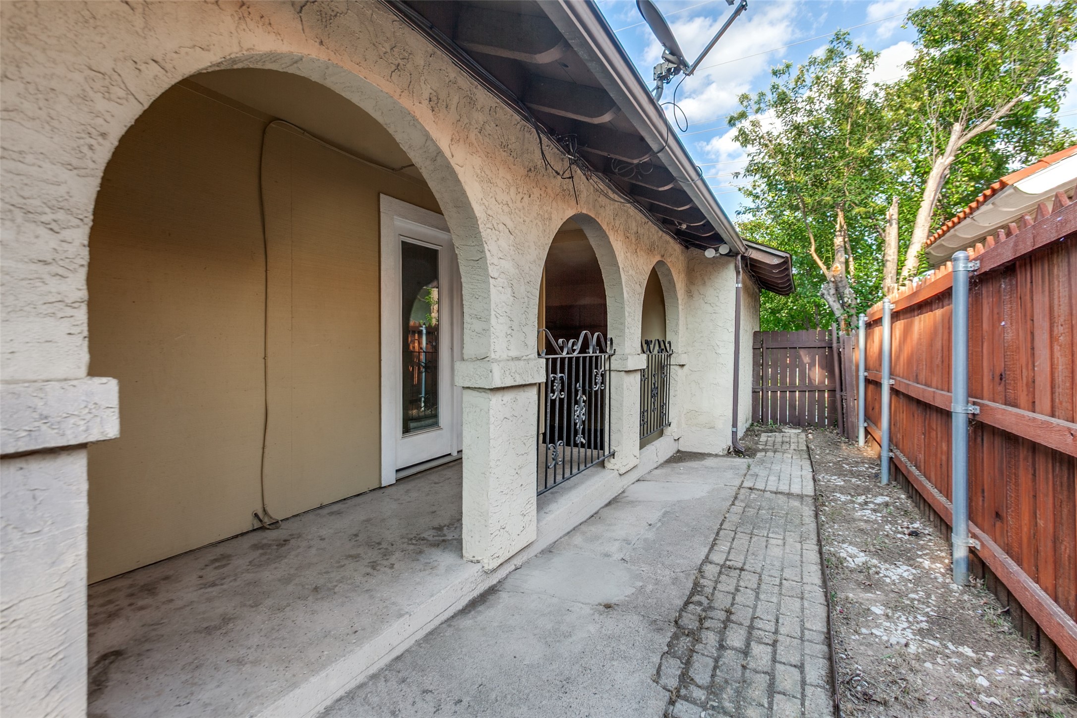 14372 Haymeadow Circle Dallas TX 75254