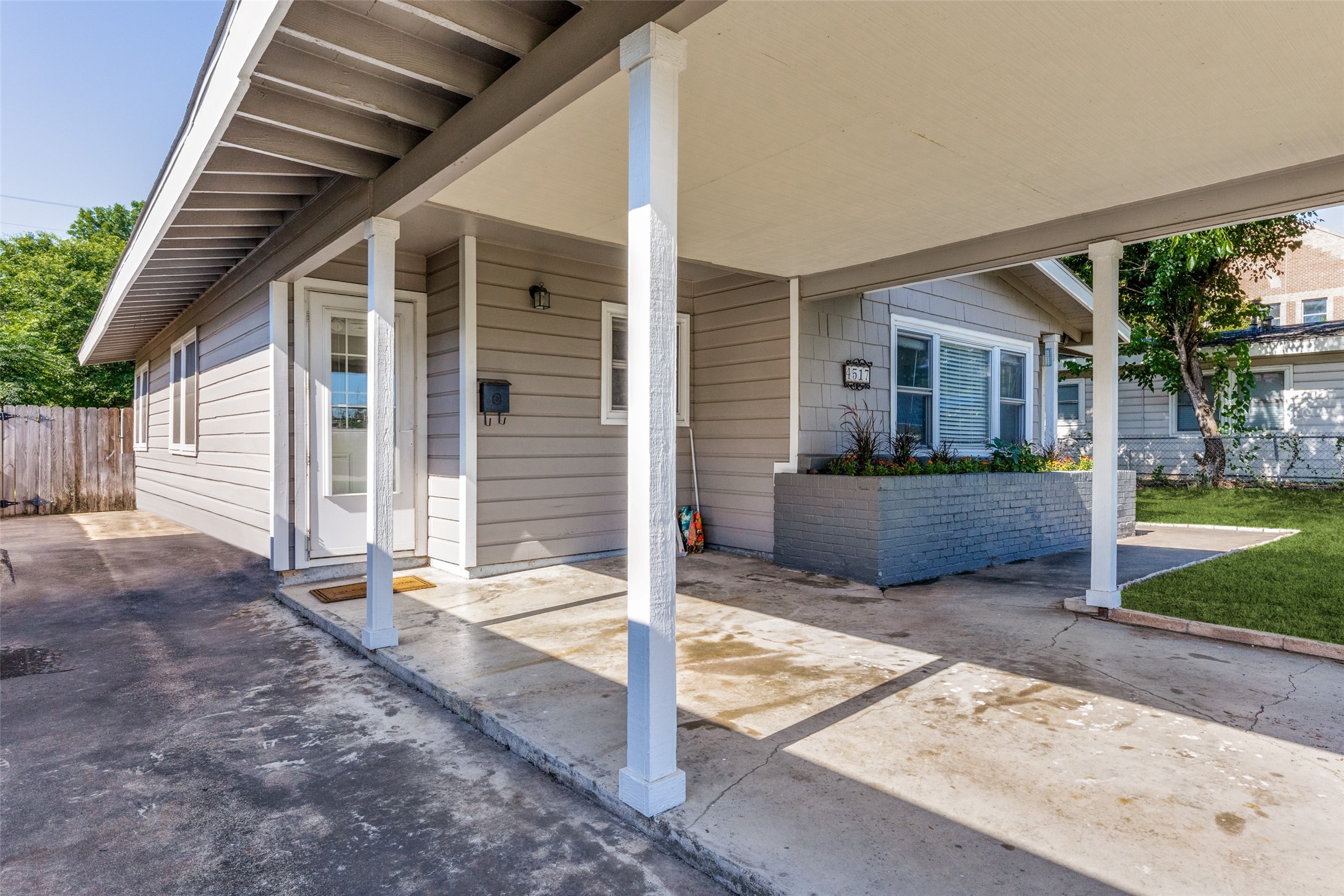 4517 Donnelly Avenue Fort Worth TX 76107