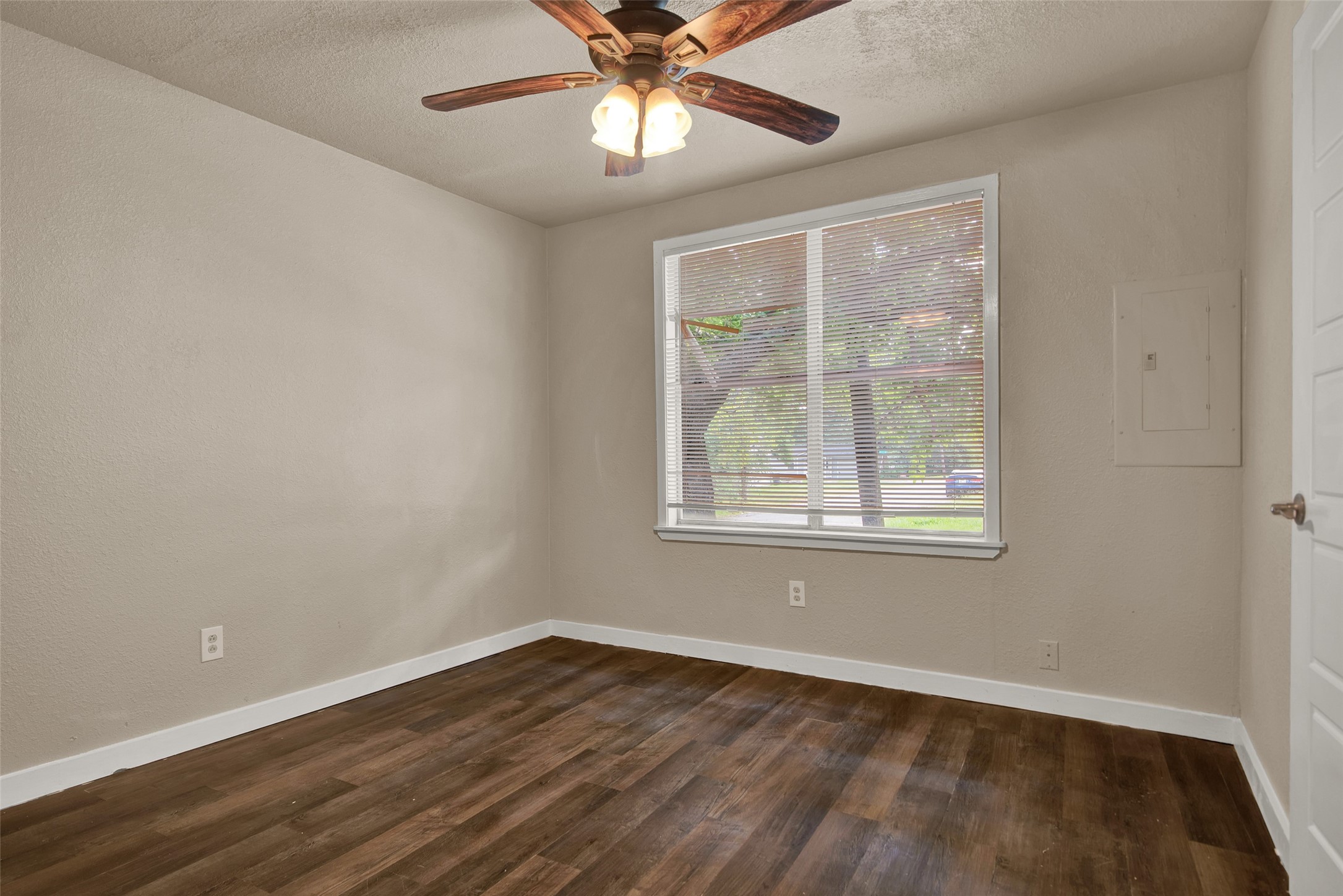 1477 W Austin Street Paris TX 75460