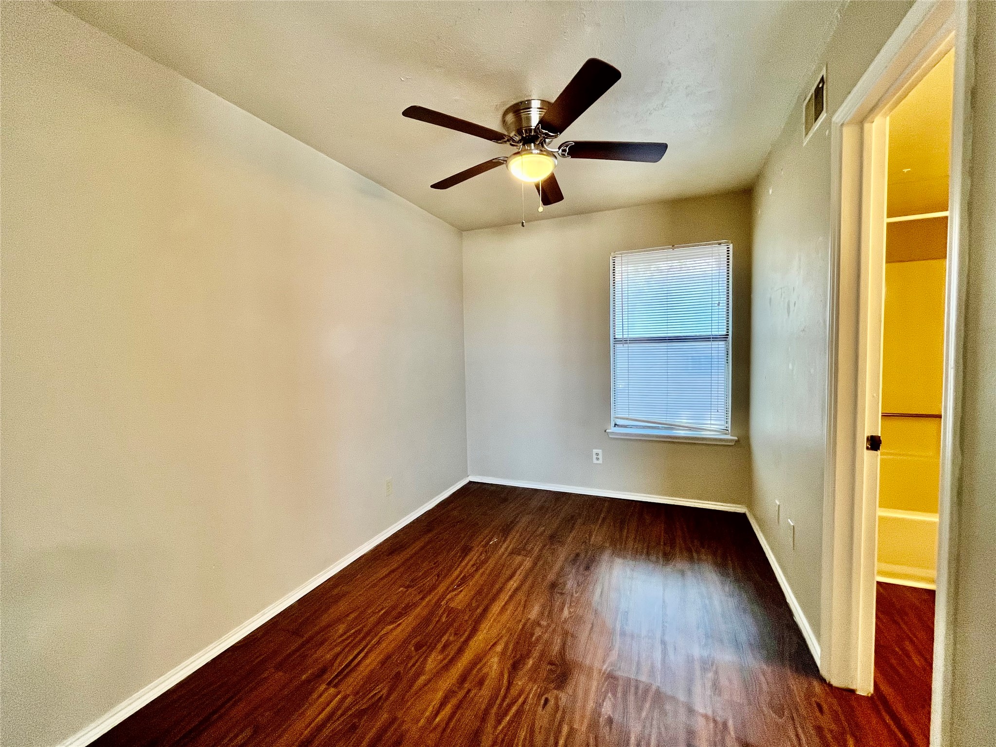 2526 W Prairie Street Denton TX 76201
