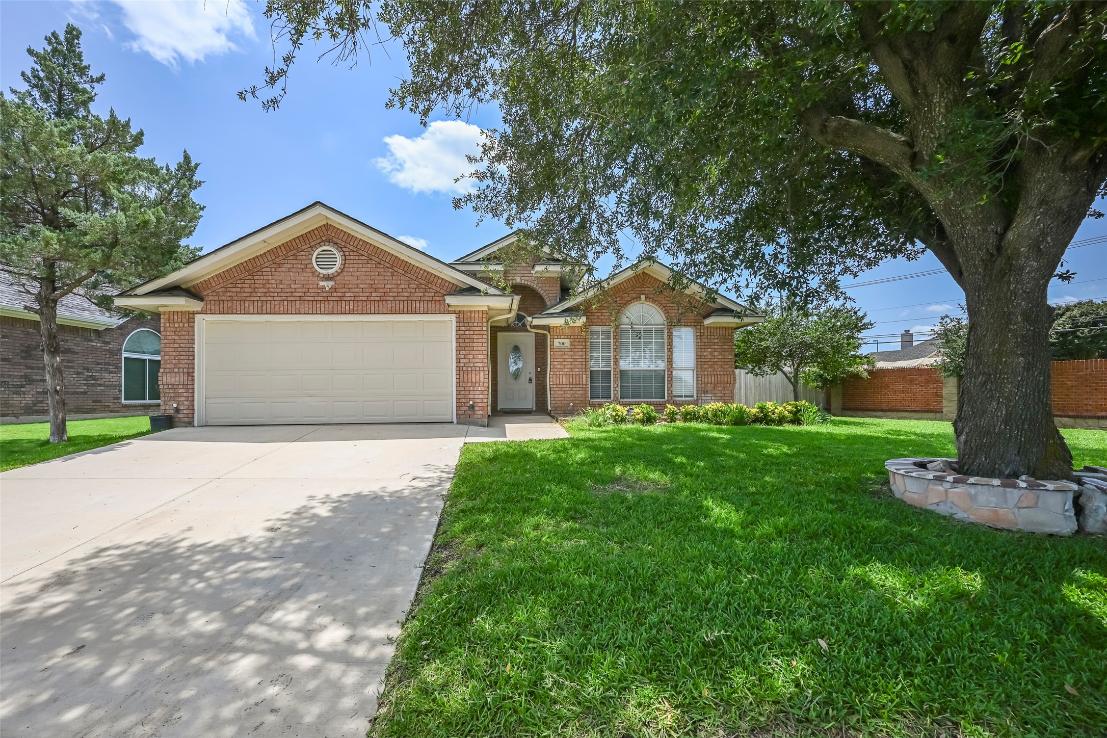 700 N Emma Drive Arlington TX 76002