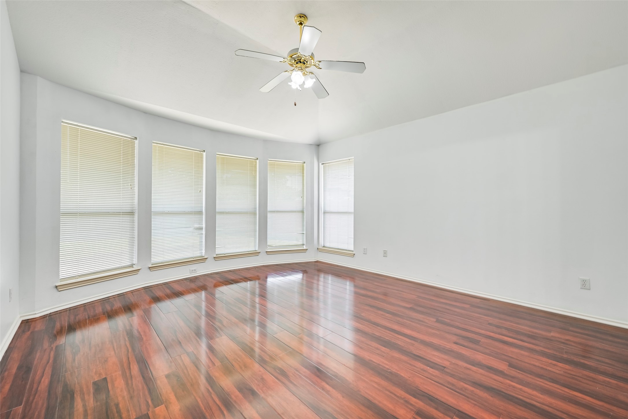 700 N Emma Drive Arlington TX 76002