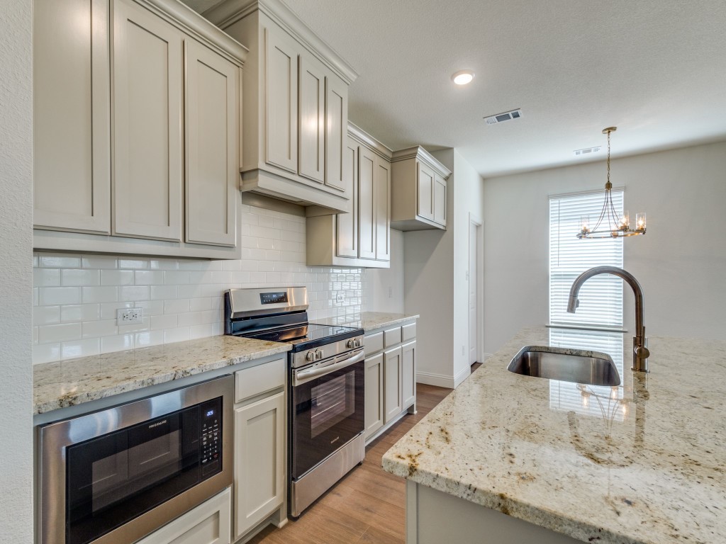 2704 Donella Drive Denton TX 76207