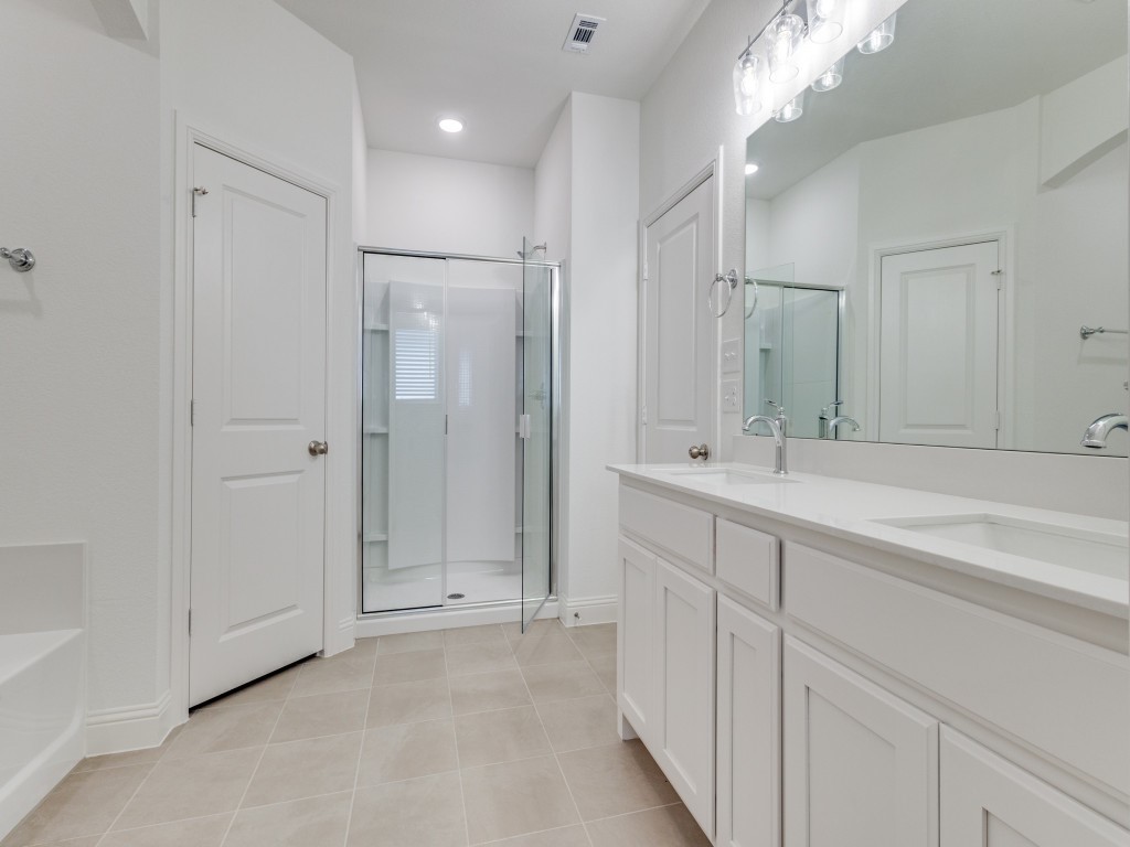 2704 Donella Drive Denton TX 76207