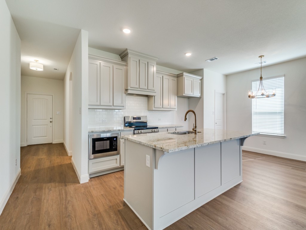 2704 Donella Drive Denton TX 76207