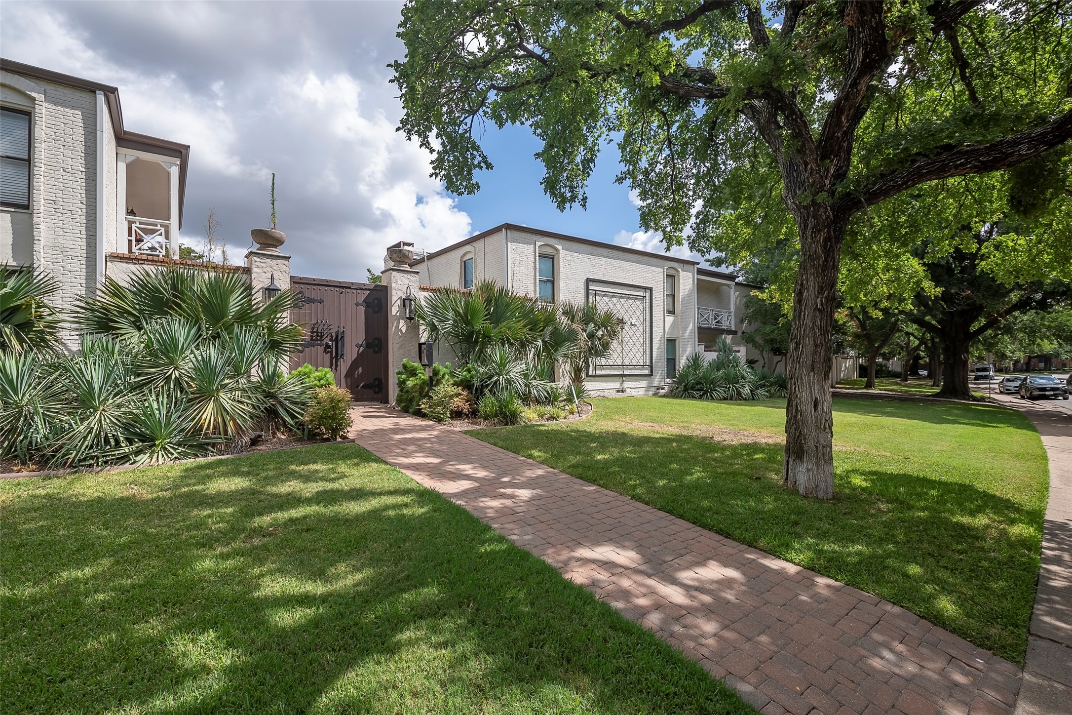 5907 E University Boulevard Dallas TX 75206