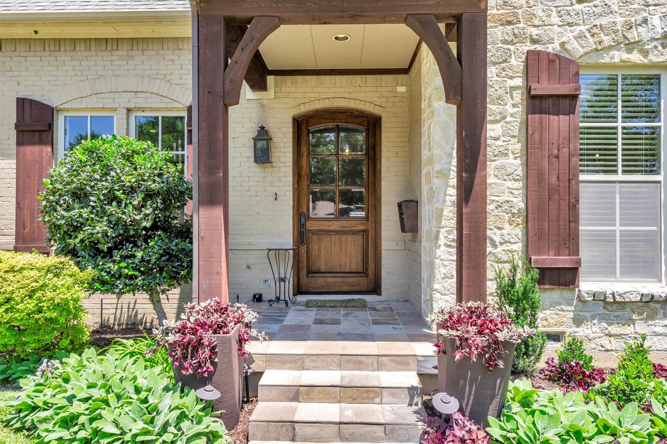 6811 Deloache Avenue Dallas TX 75225
