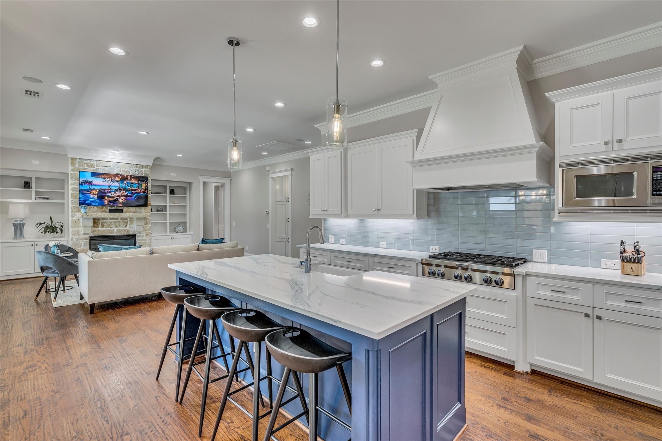 6811 Deloache Avenue Dallas TX 75225