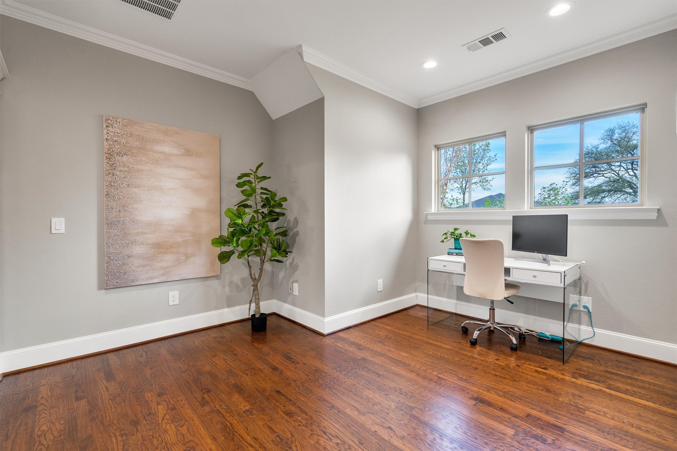 6811 Deloache Avenue Dallas TX 75225