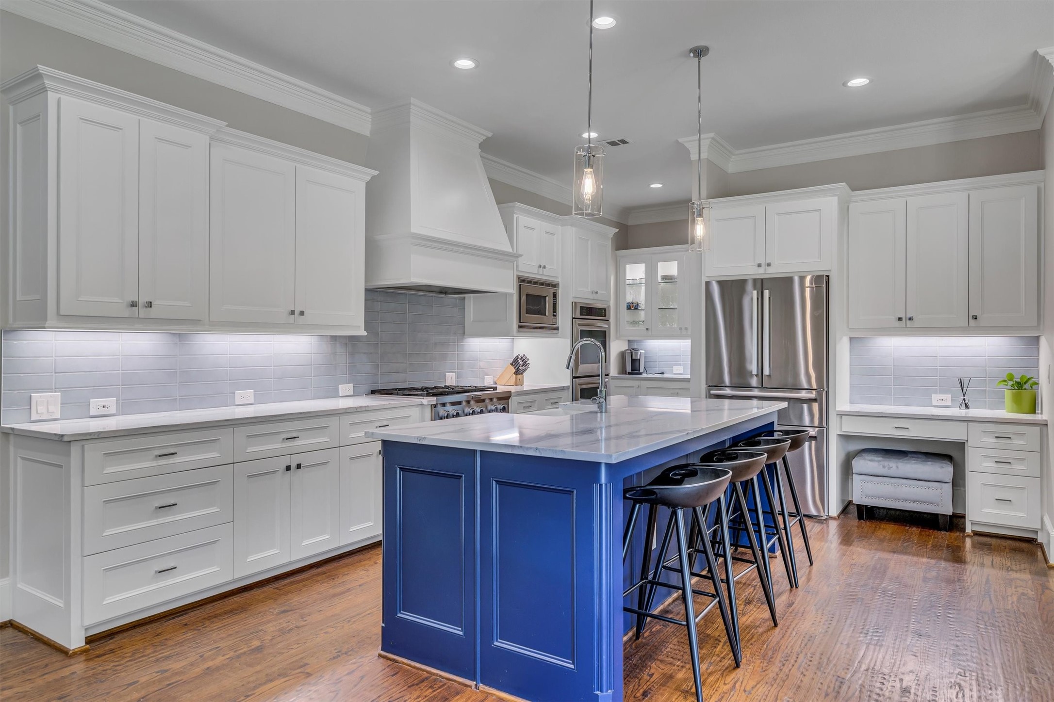 6811 Deloache Avenue Dallas TX 75225