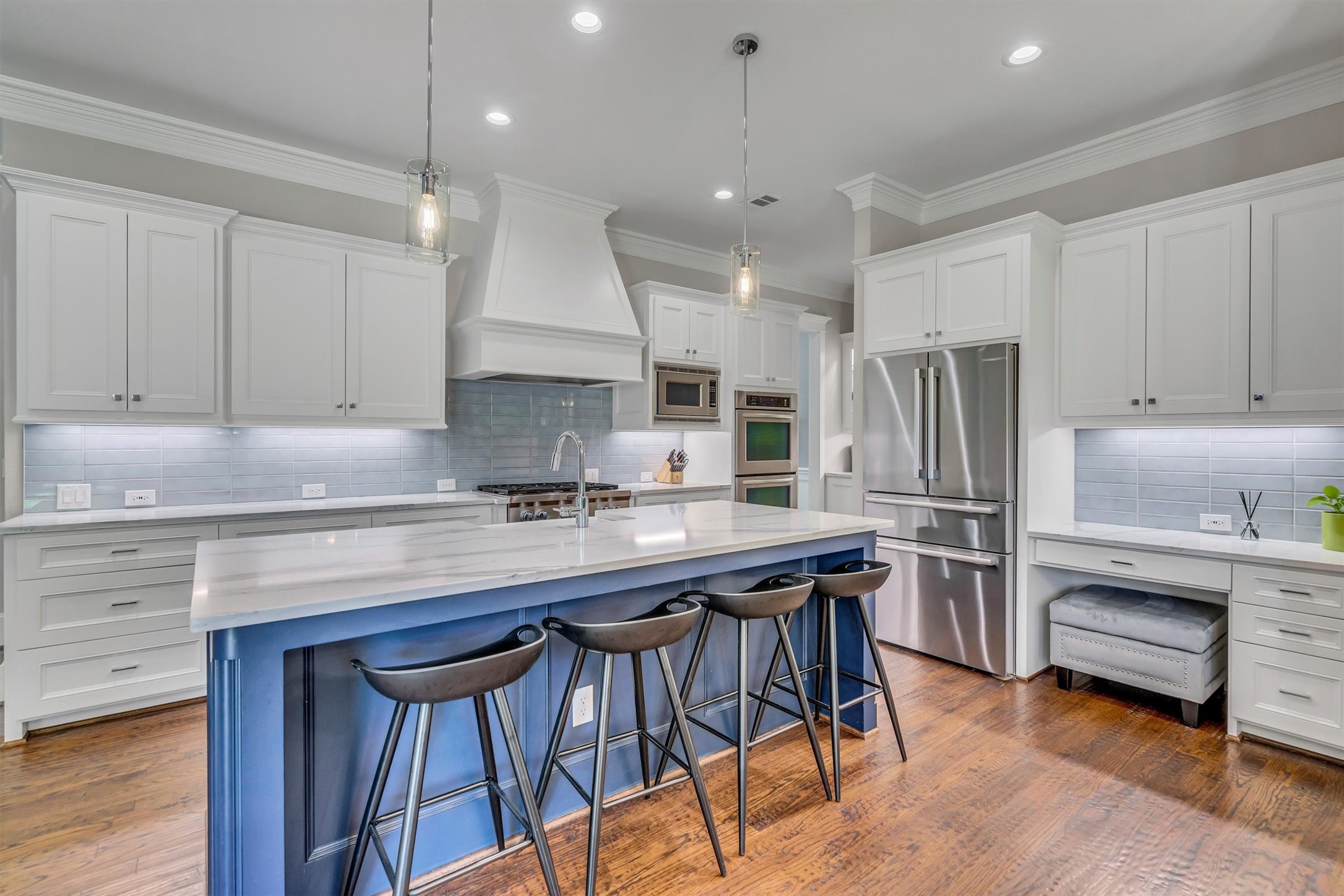6811 Deloache Avenue Dallas TX 75225