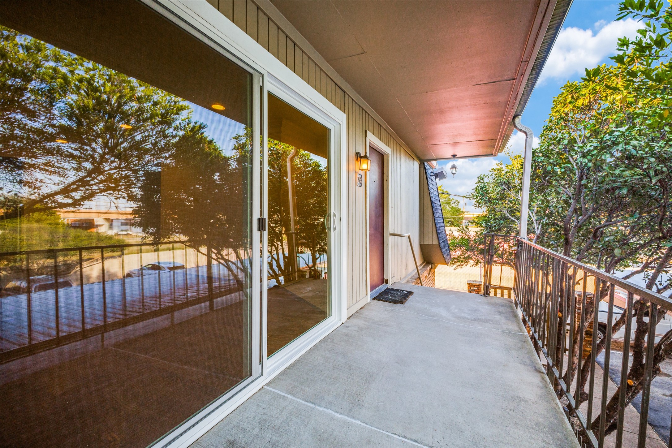 5325 Fleetwood Oaks Avenue Dallas TX 75235