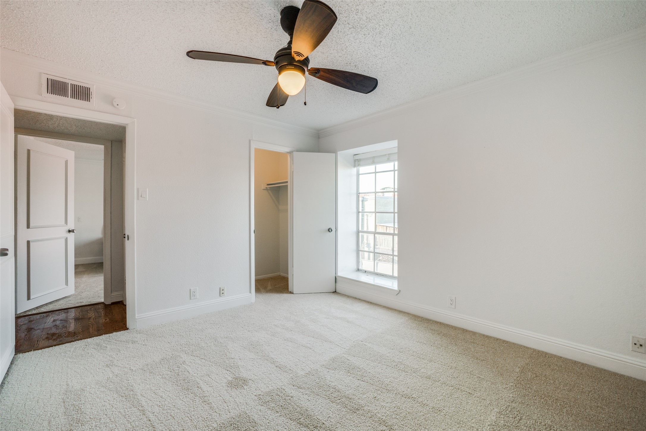 5325 Fleetwood Oaks Avenue Dallas TX 75235