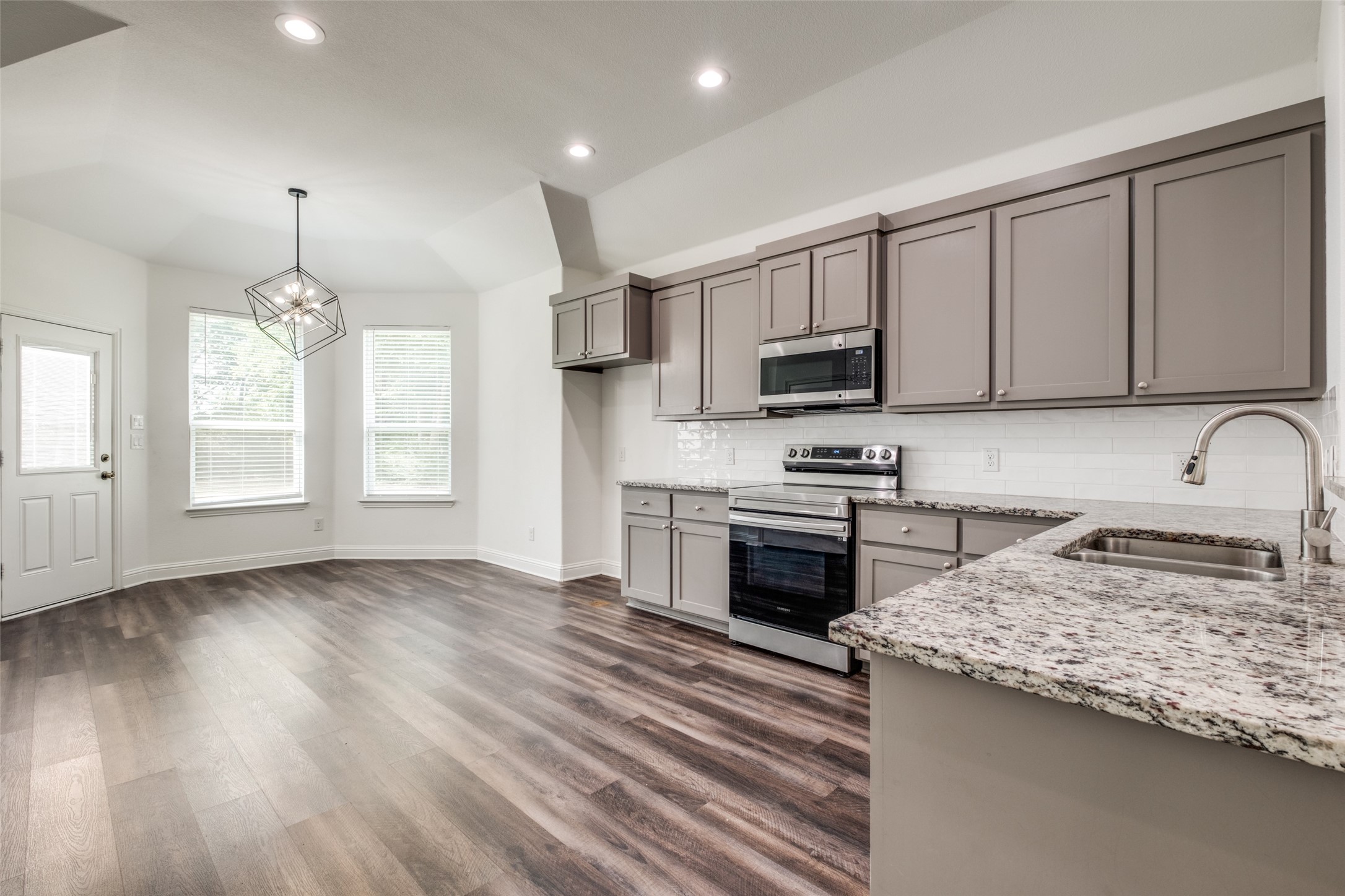 2918 Morgan Drive Dallas TX 75241