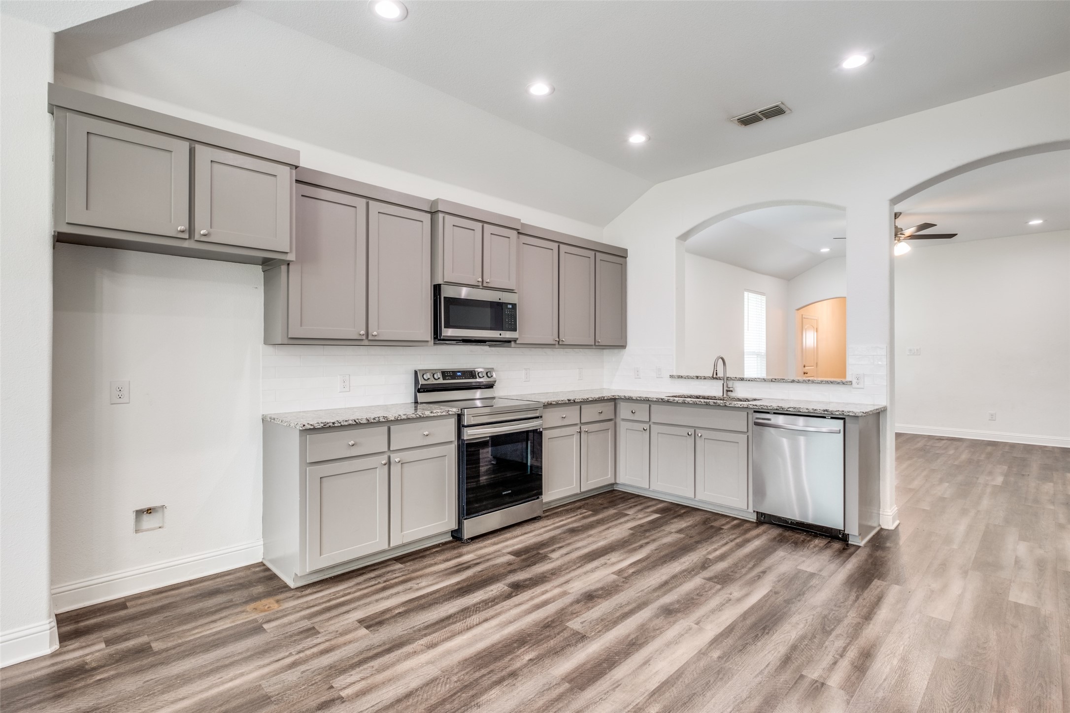 2918 Morgan Drive Dallas TX 75241