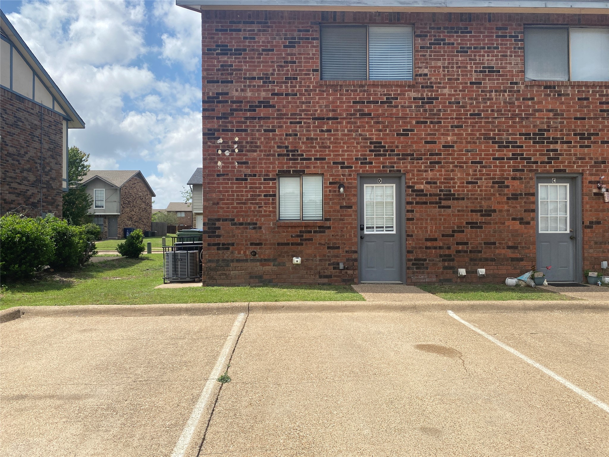 2826 Wimbledon Court Garland TX 75041