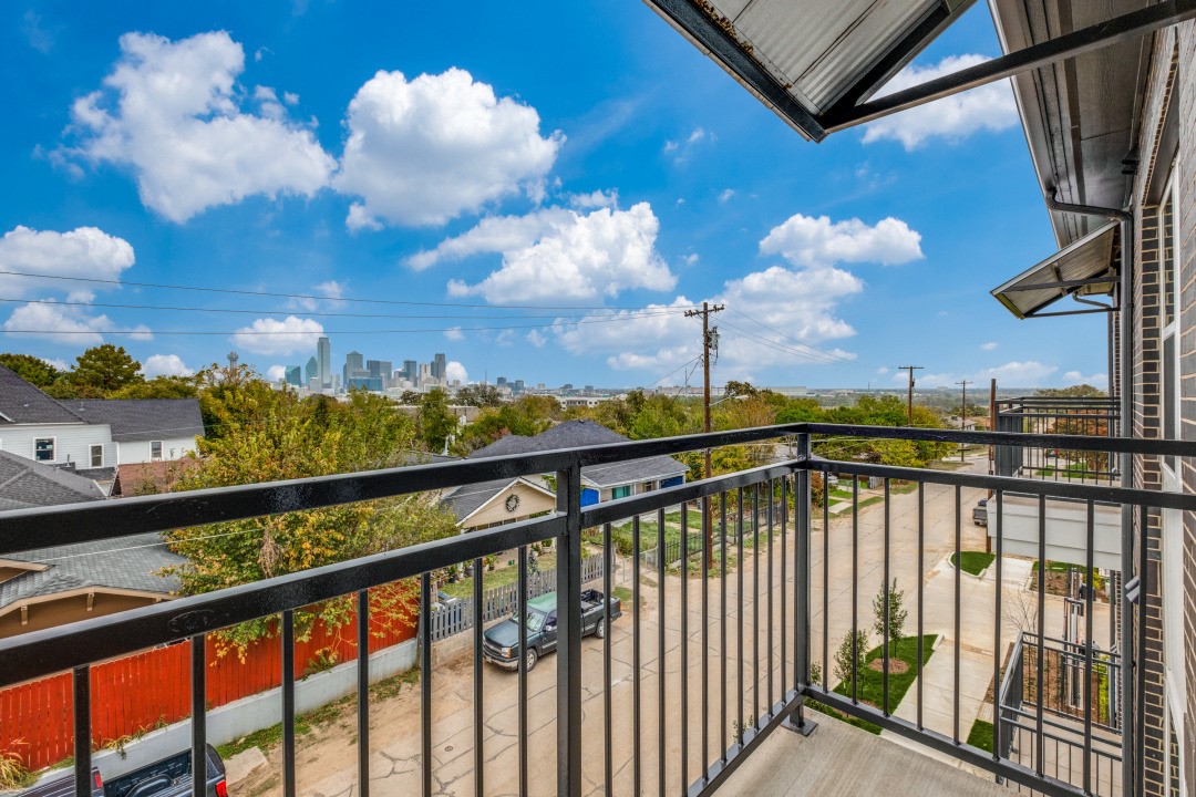 624 N Lancaster Avenue Dallas TX 75203