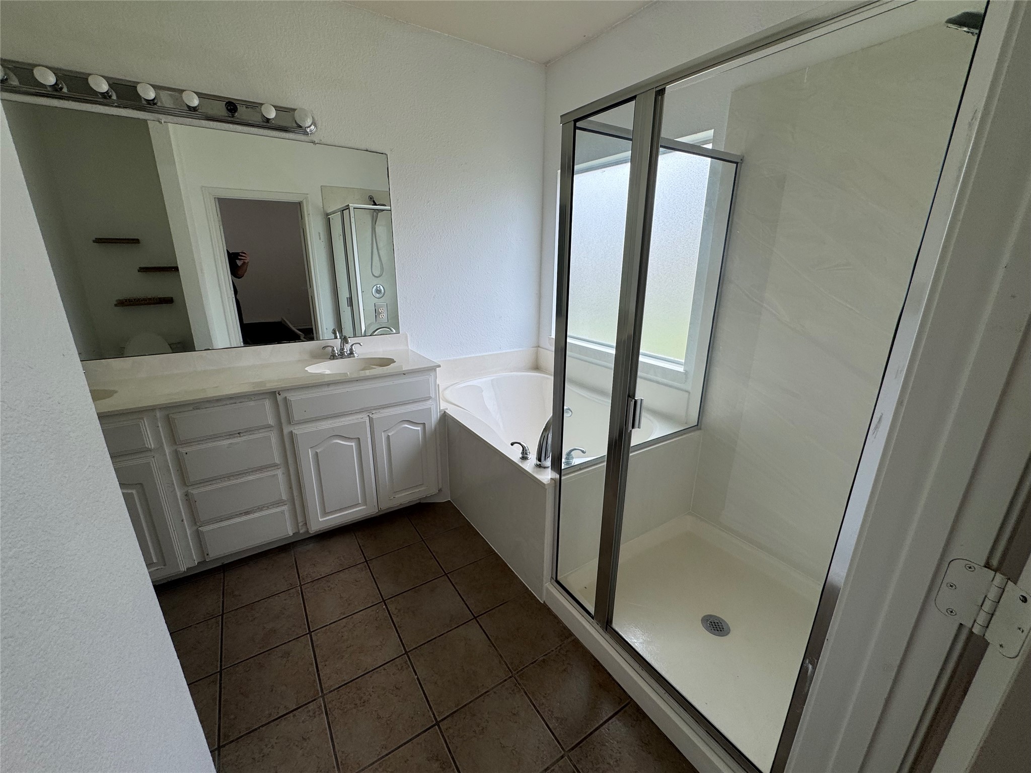 1137 Hearthstone Drive Burleson TX 76028
