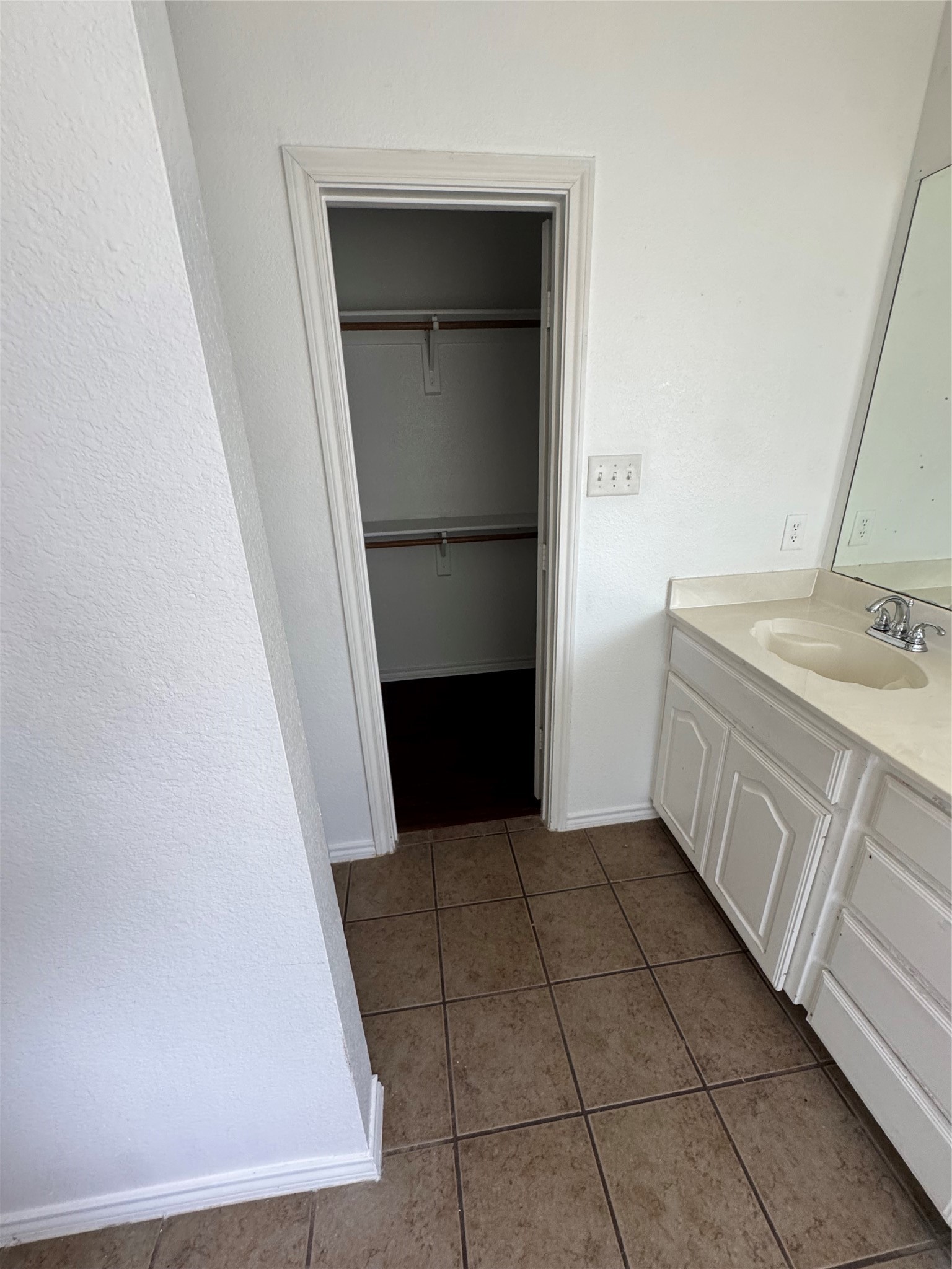 1137 Hearthstone Drive Burleson TX 76028