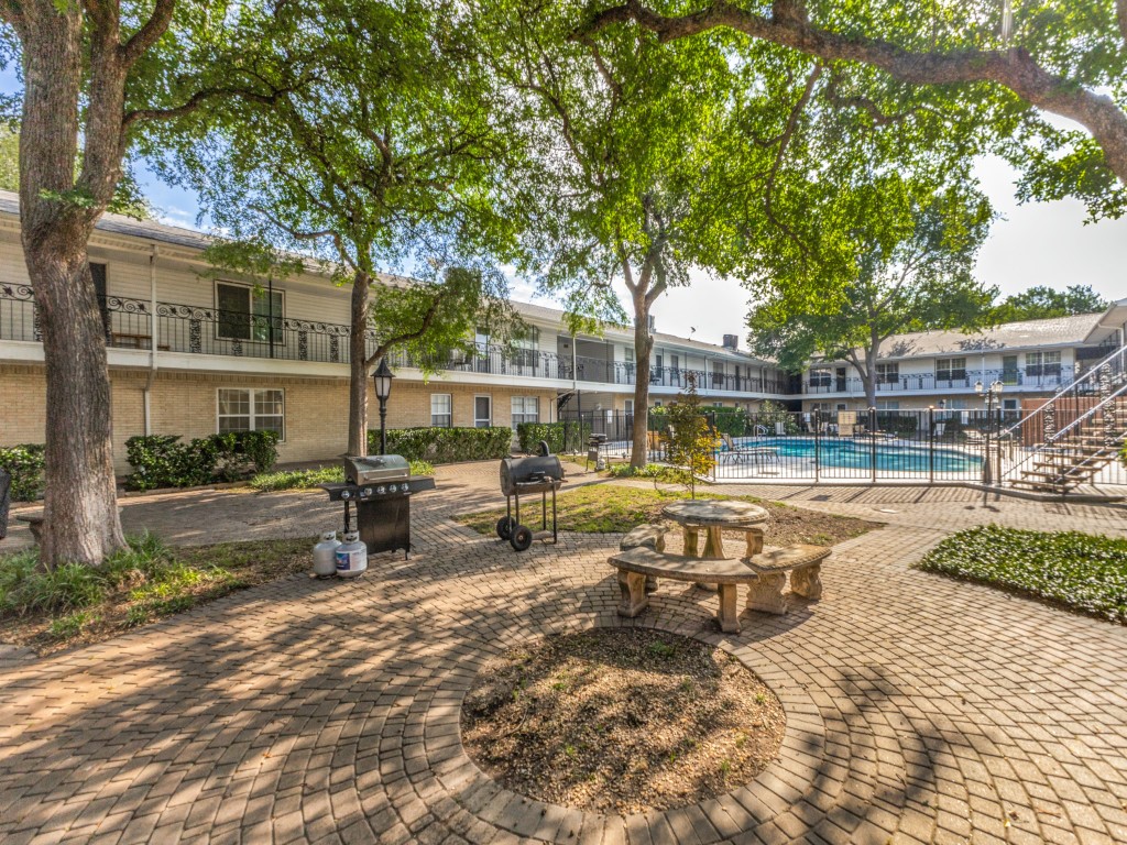 5818 E University Boulevard Dallas TX 75206