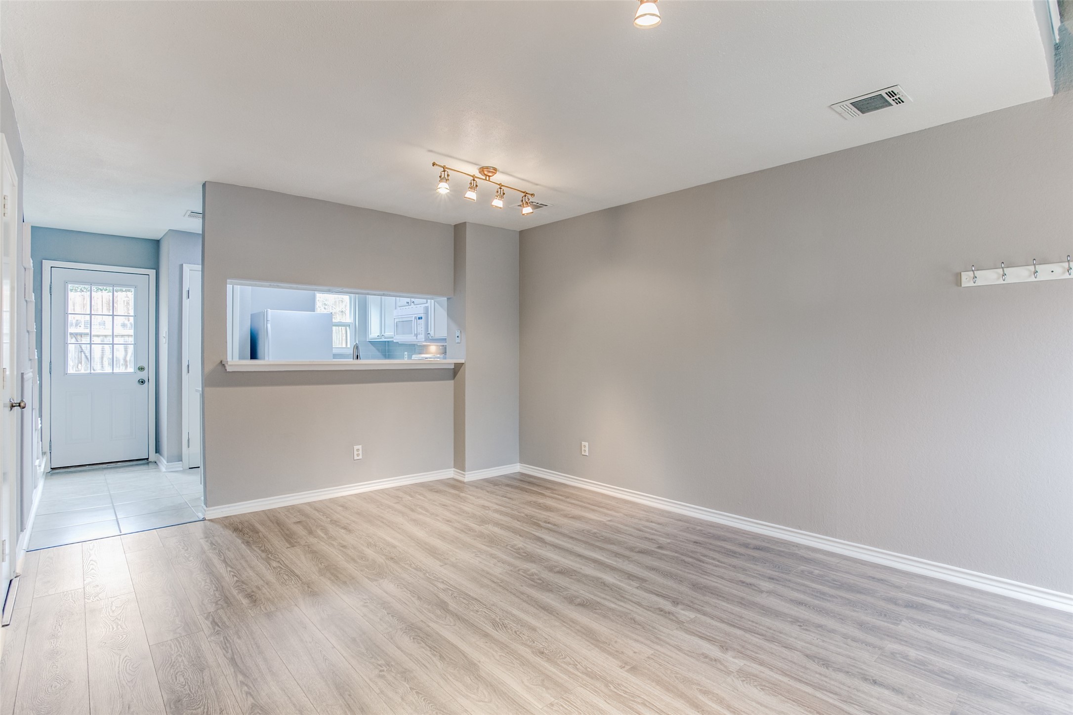12 Abbey Road Euless TX 76039