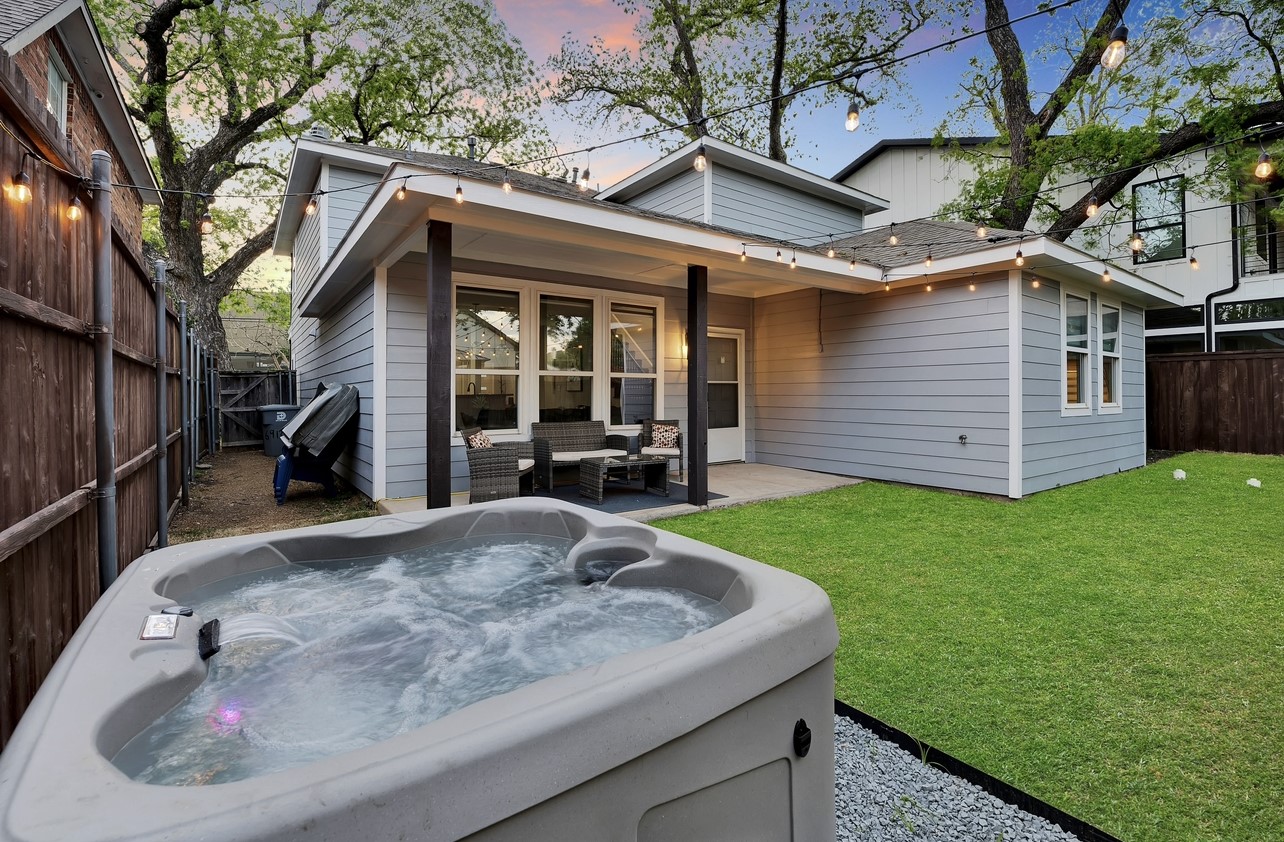 6918 Webster Street Dallas TX 75209