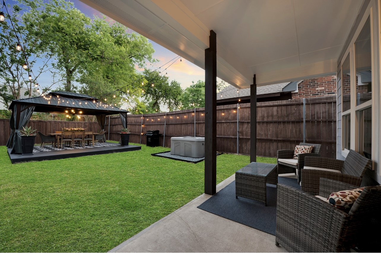 6918 Webster Street Dallas TX 75209