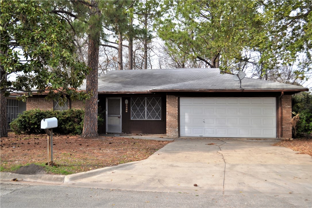 2717 Foxcroft Circle Denton TX 76209