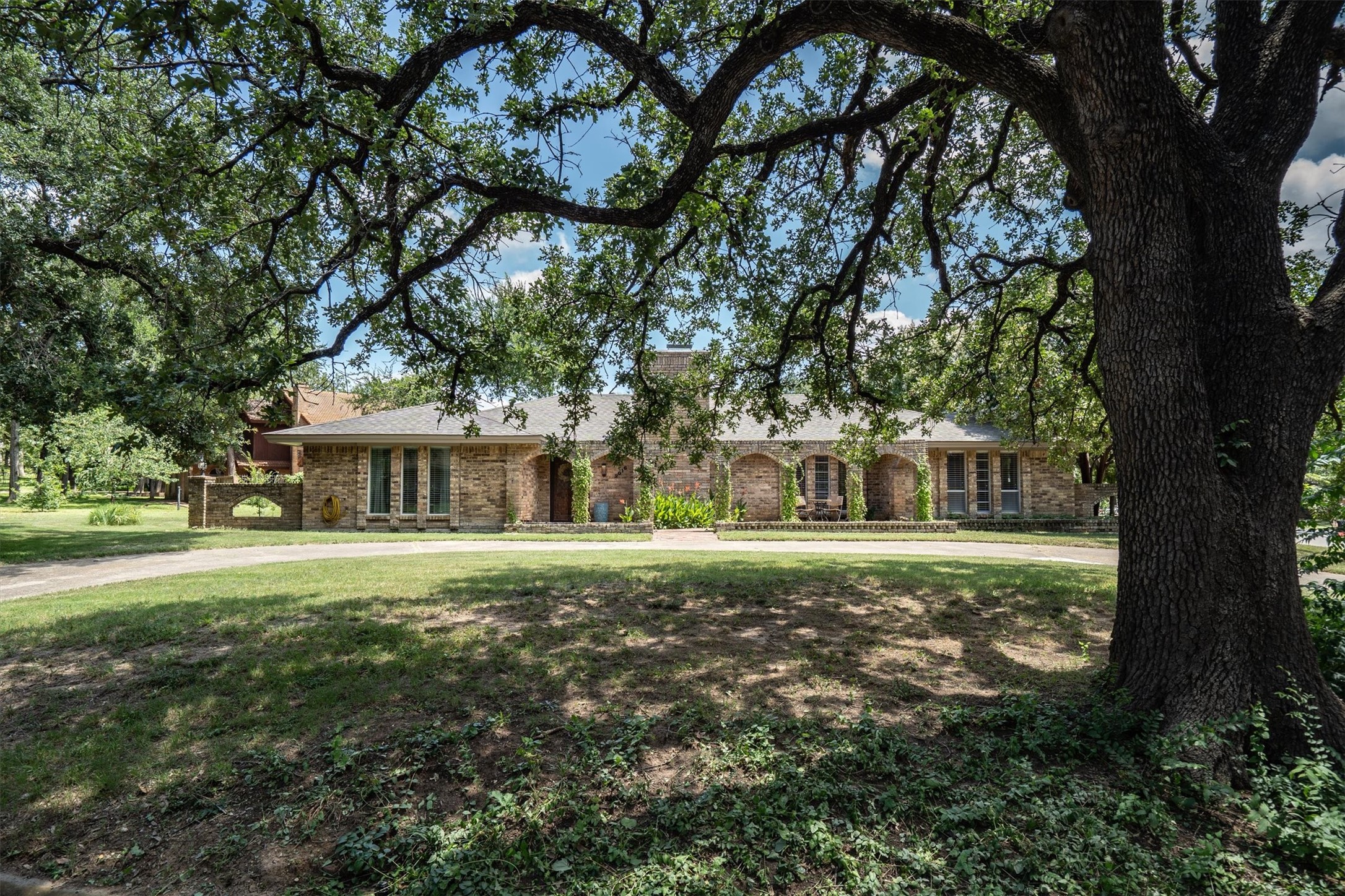 2016 Pembrooke Place Denton TX 76205
