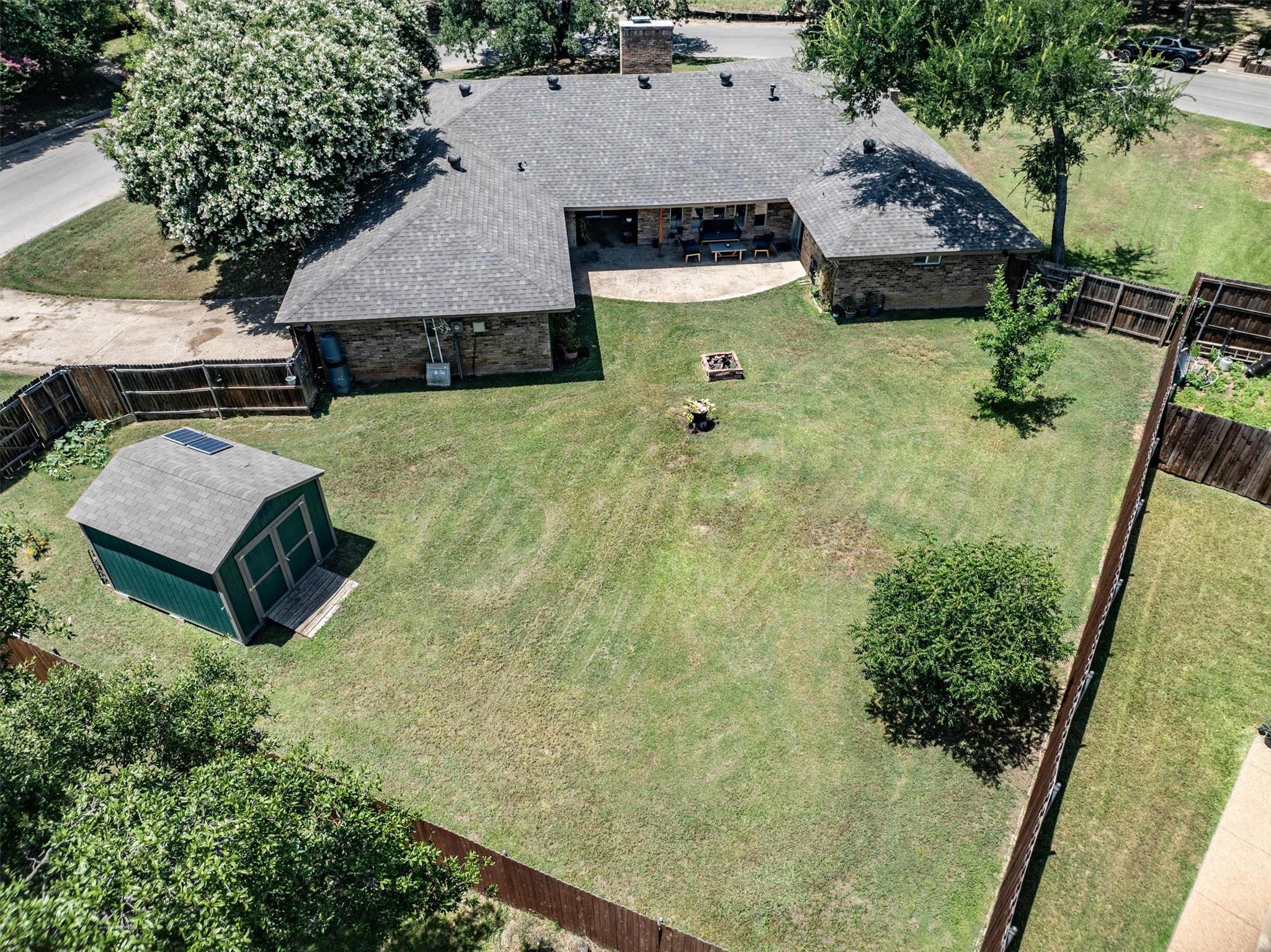 2016 Pembrooke Place Denton TX 76205