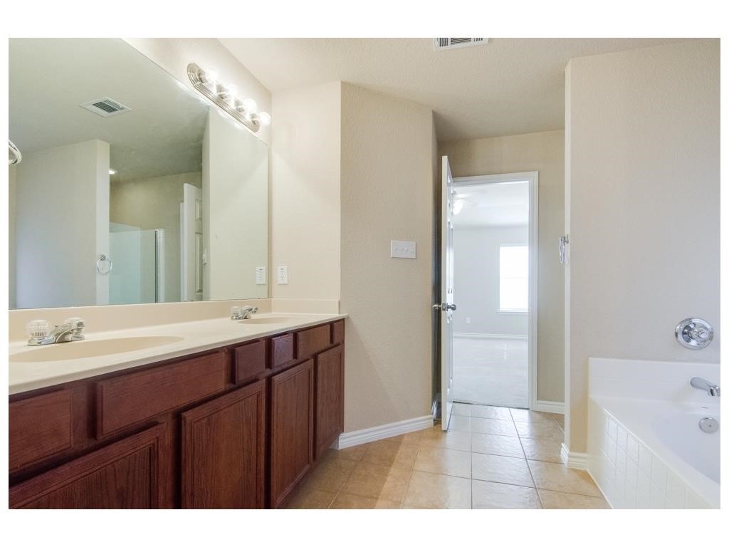 9117 Nathan Drive White Settlement TX 76108