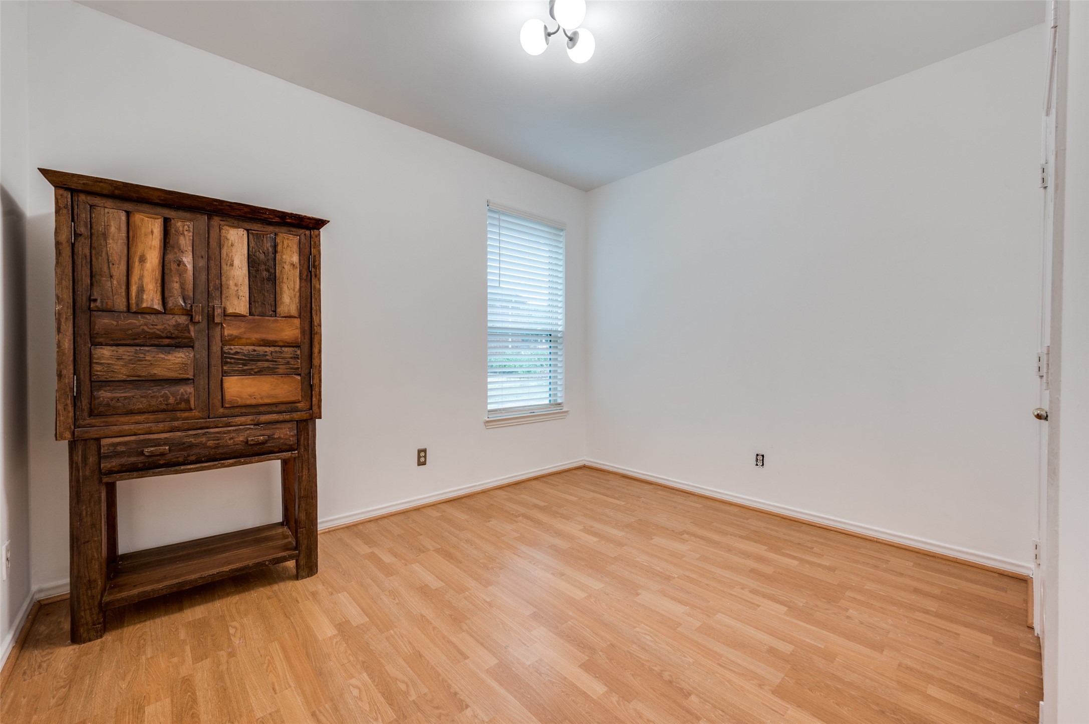 9801 Sunrise Court Irving TX 75063