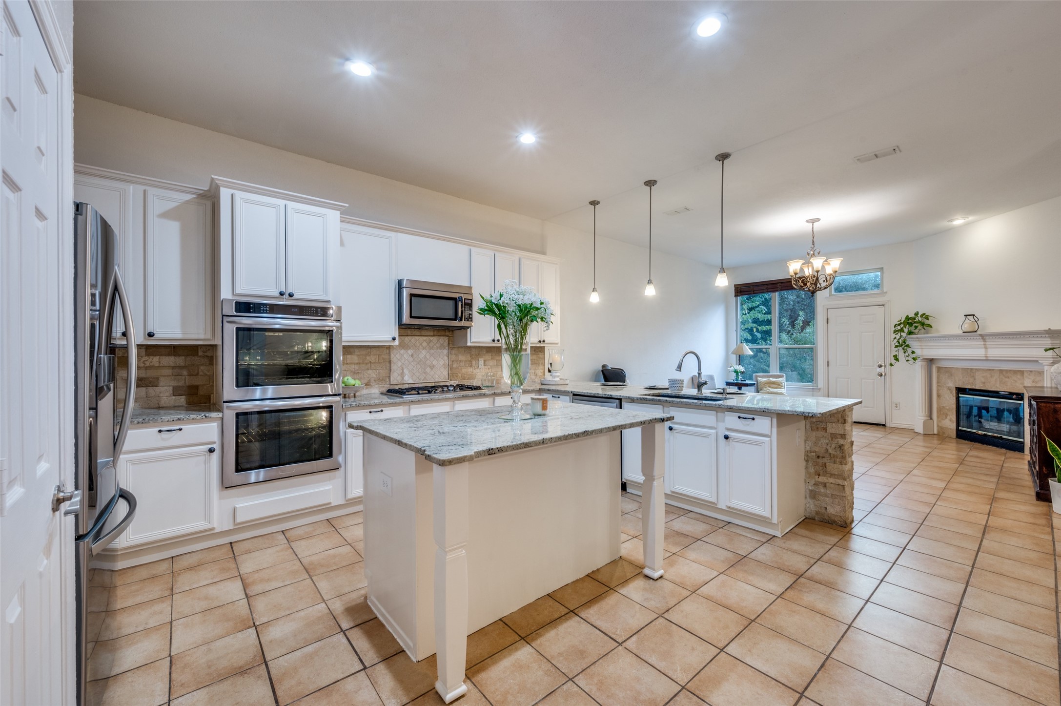 9801 Sunrise Court Irving TX 75063