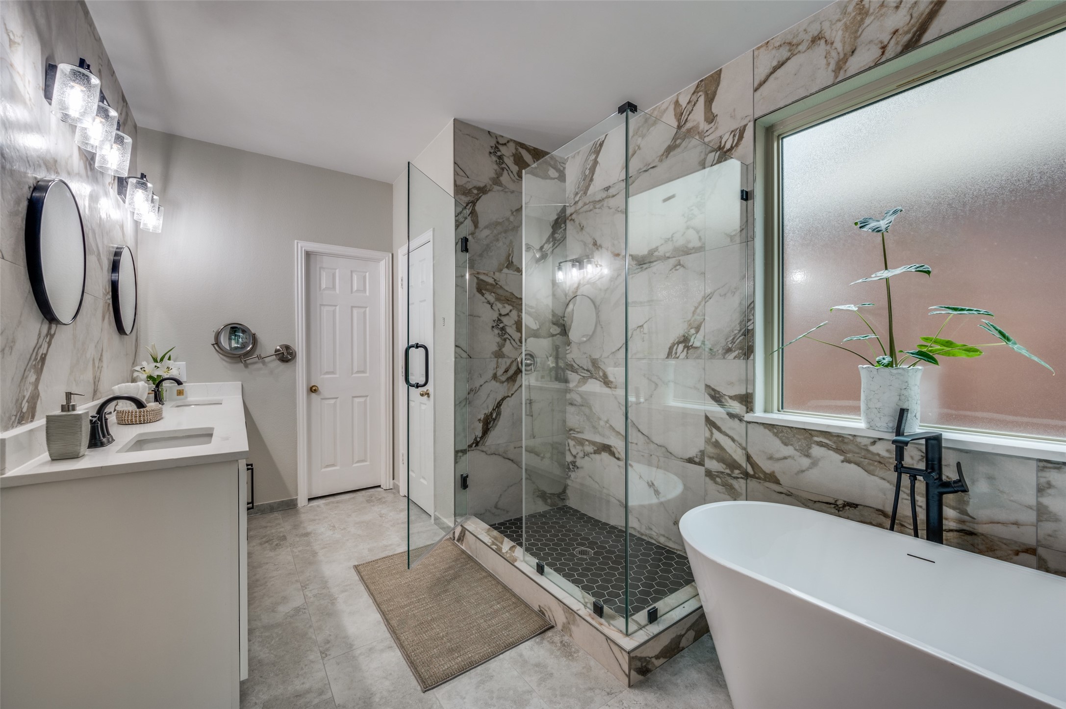 9801 Sunrise Court Irving TX 75063