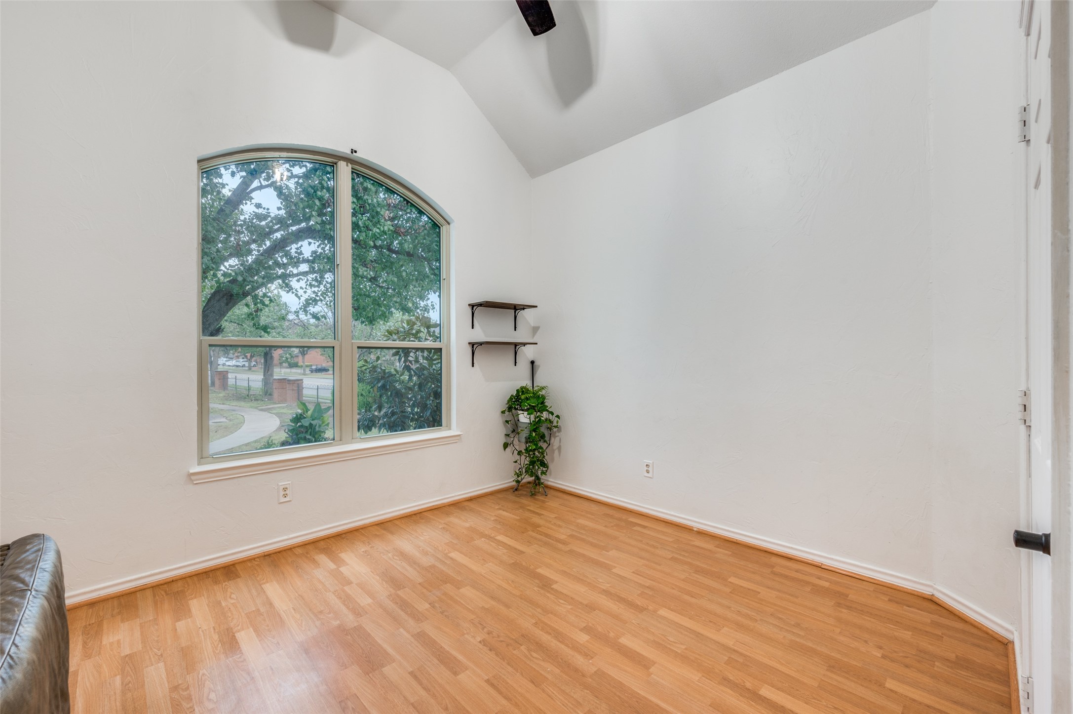 9801 Sunrise Court Irving TX 75063