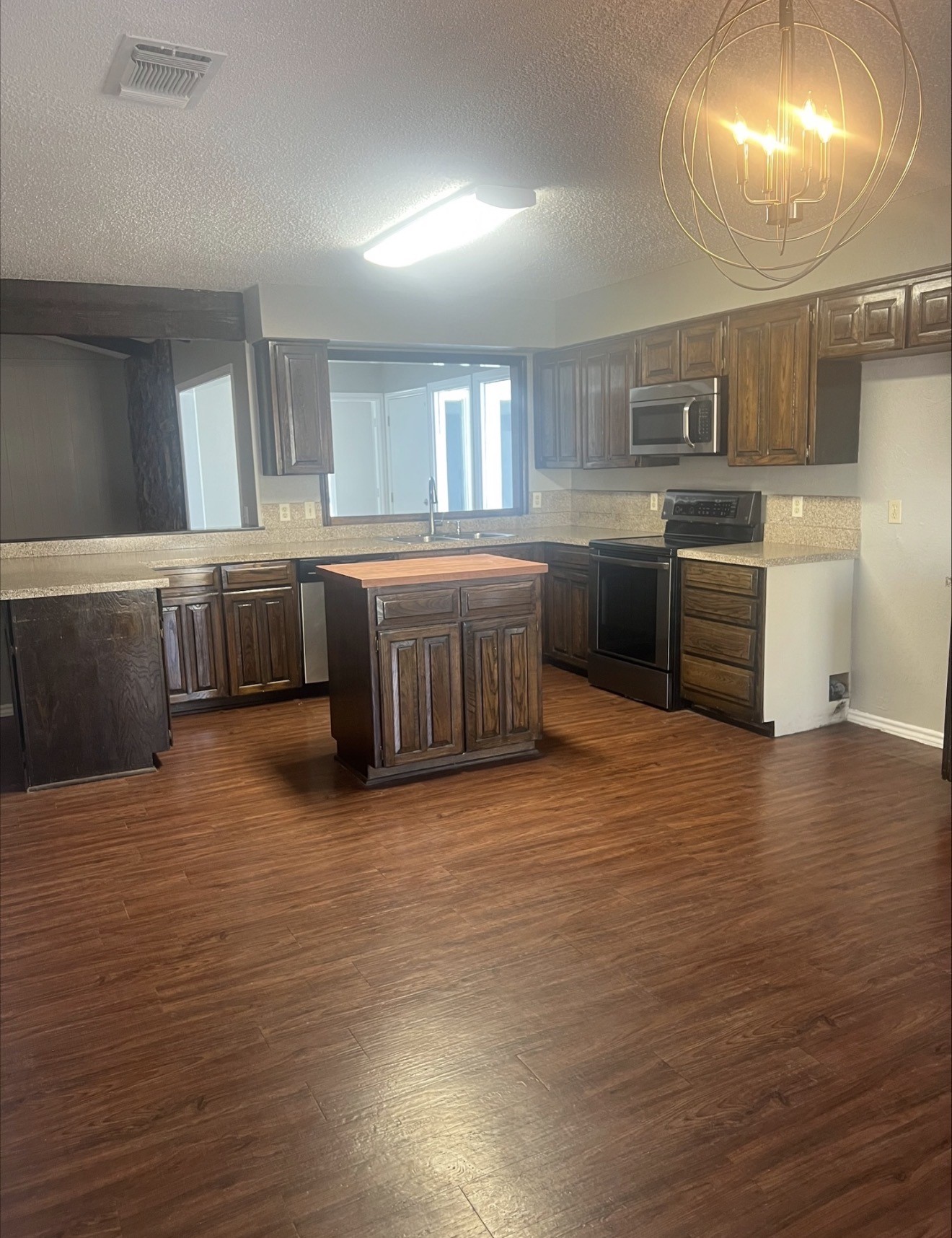 3012 Barrington Court Arlington TX 76014