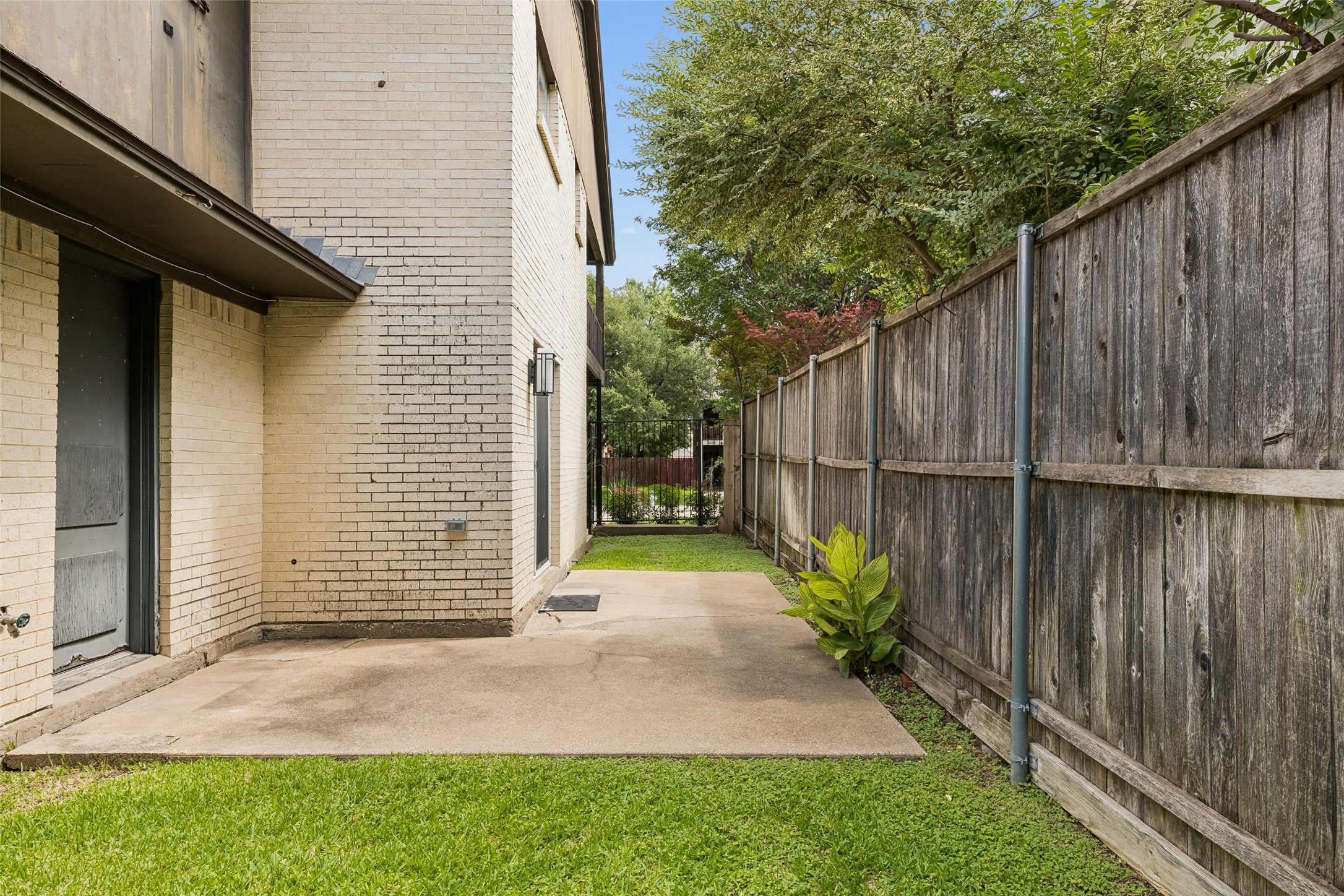 4962 Thunder Road Dallas TX 75244