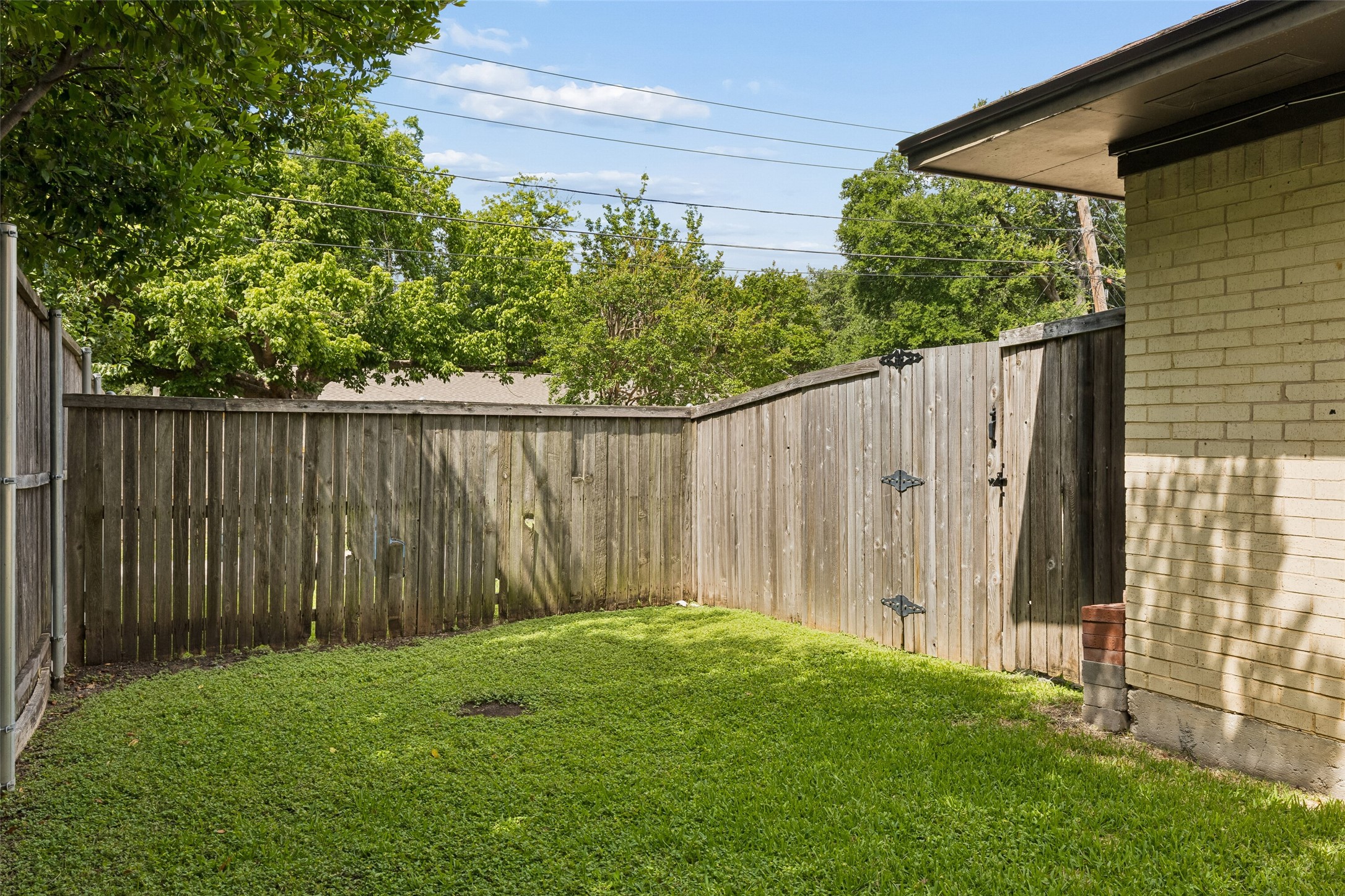 4962 Thunder Road Dallas TX 75244