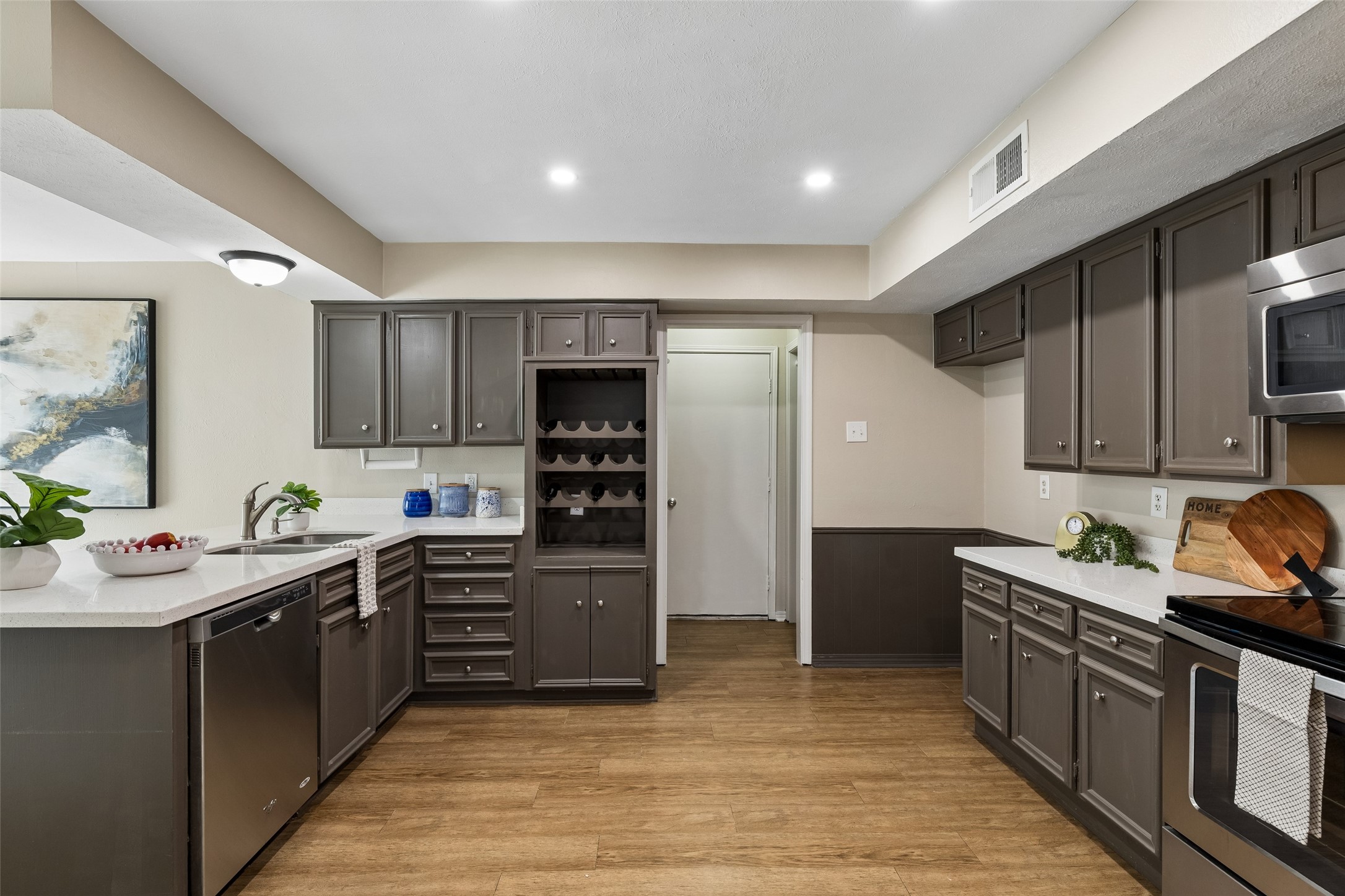 4962 Thunder Road Dallas TX 75244