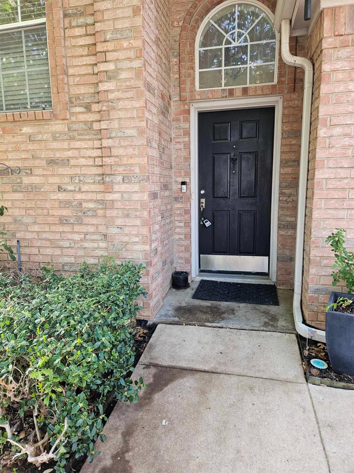 611 Ashbrook Court Euless TX 76039