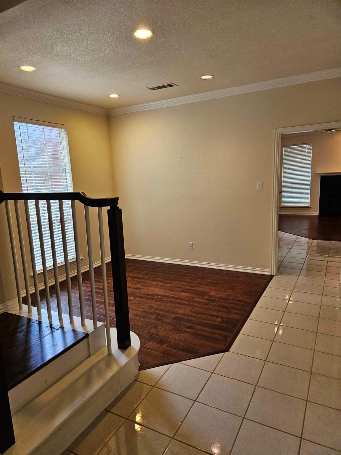 611 Ashbrook Court Euless TX 76039