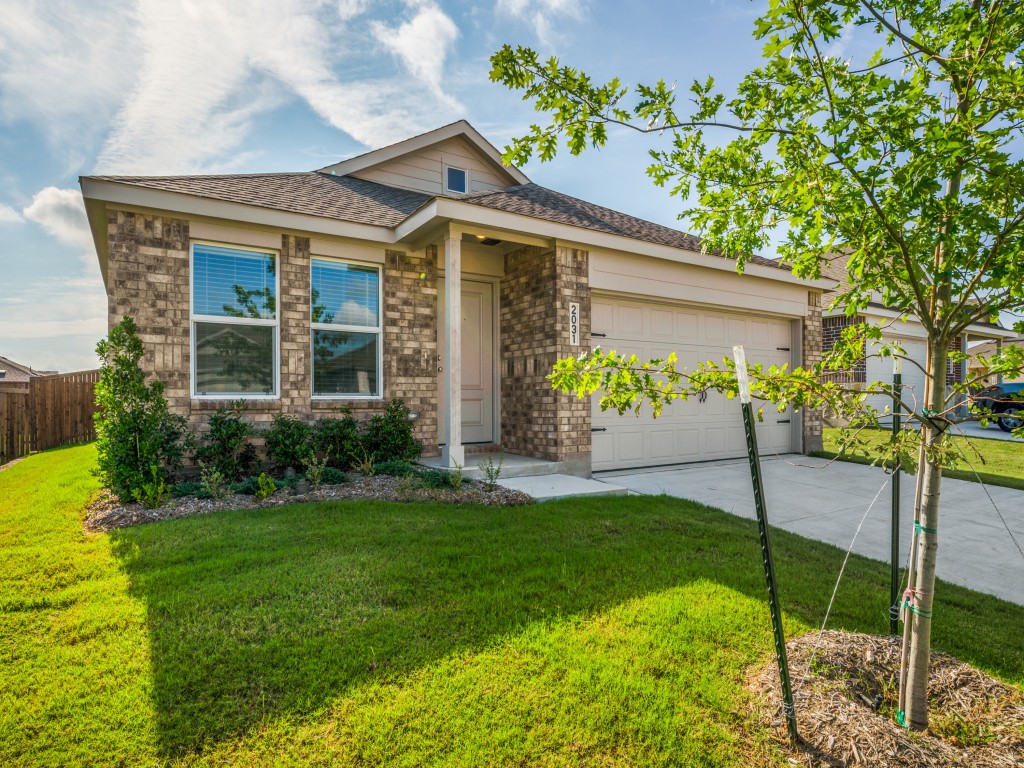 2031 Stable Lane Aubrey TX 76227