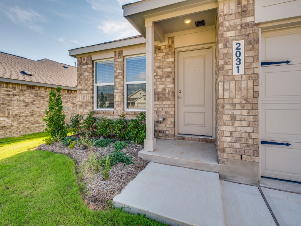 2031 Stable Lane Aubrey TX 76227