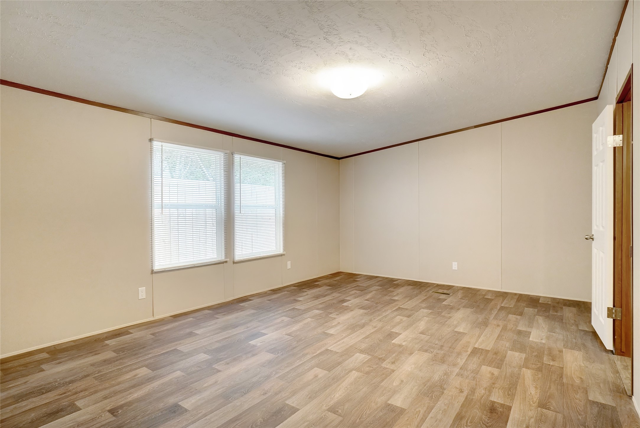 2509 Elk Trail Granbury TX 76048
