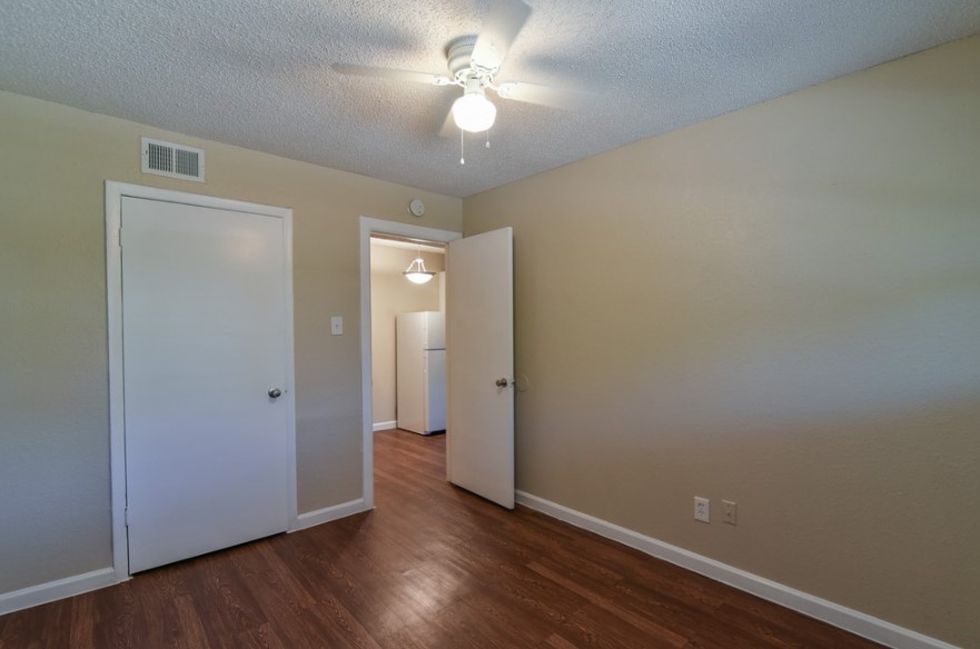 8128 Barclay Street Dallas TX 75227