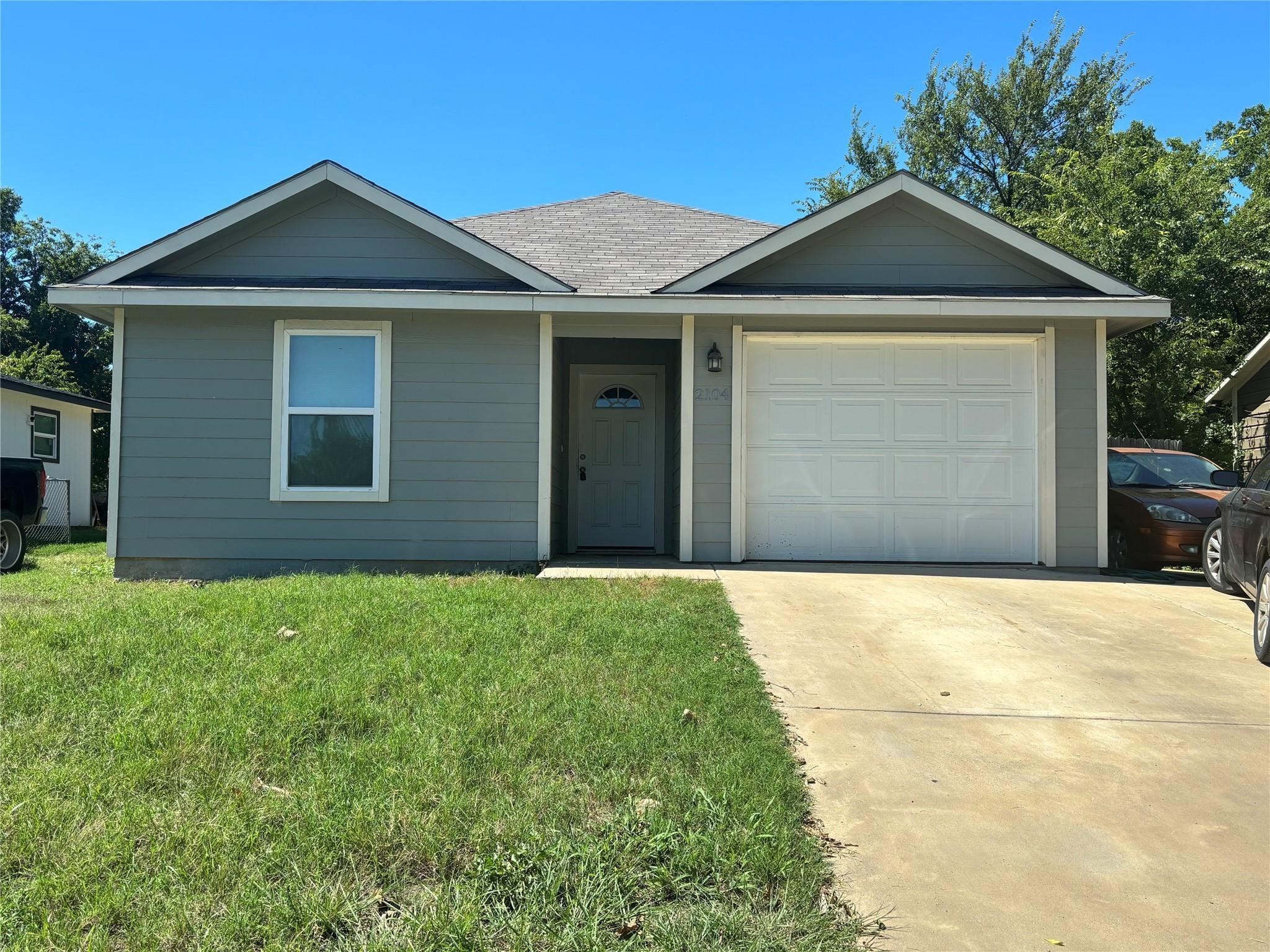 2104 Daniel Street Fort Worth TX 76104
