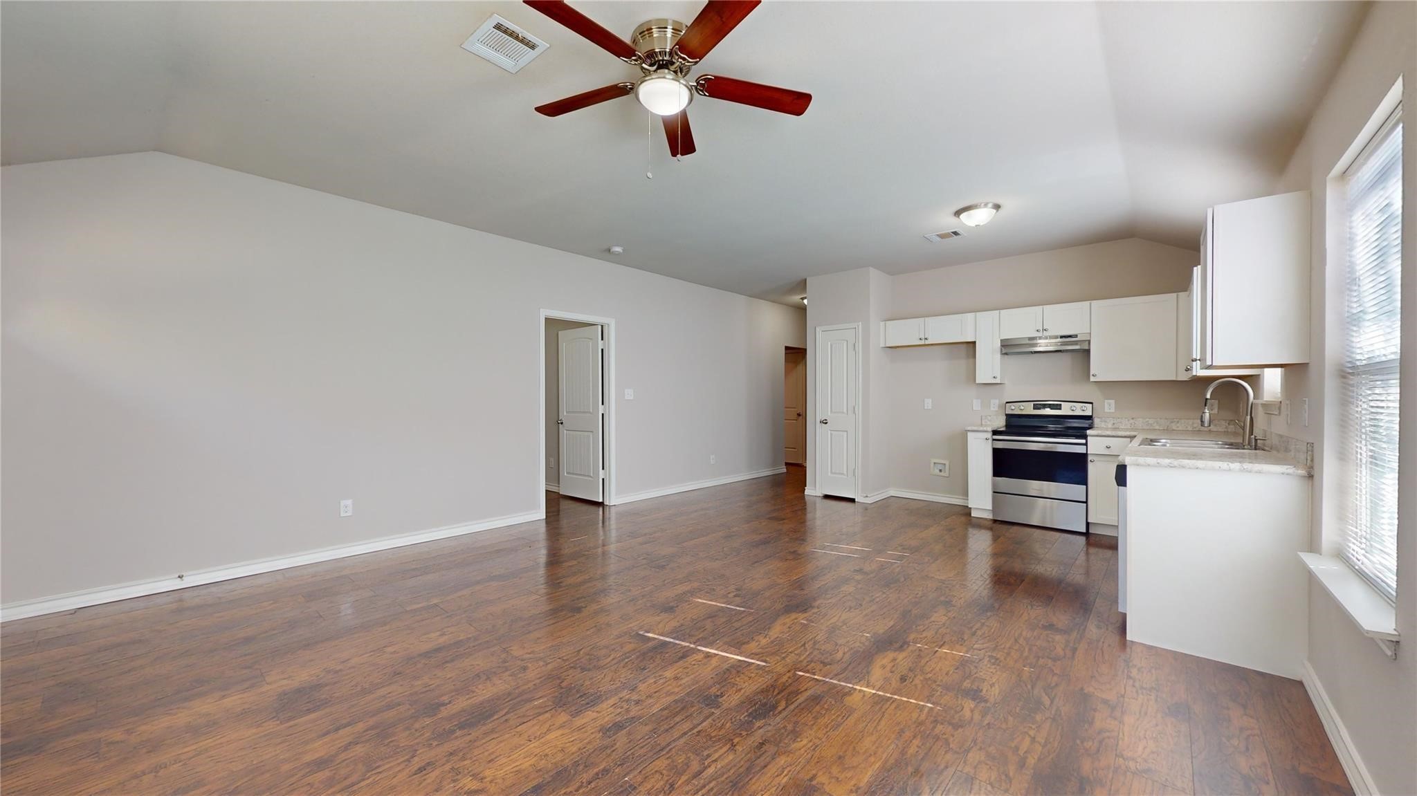 2104 Daniel Street Fort Worth TX 76104