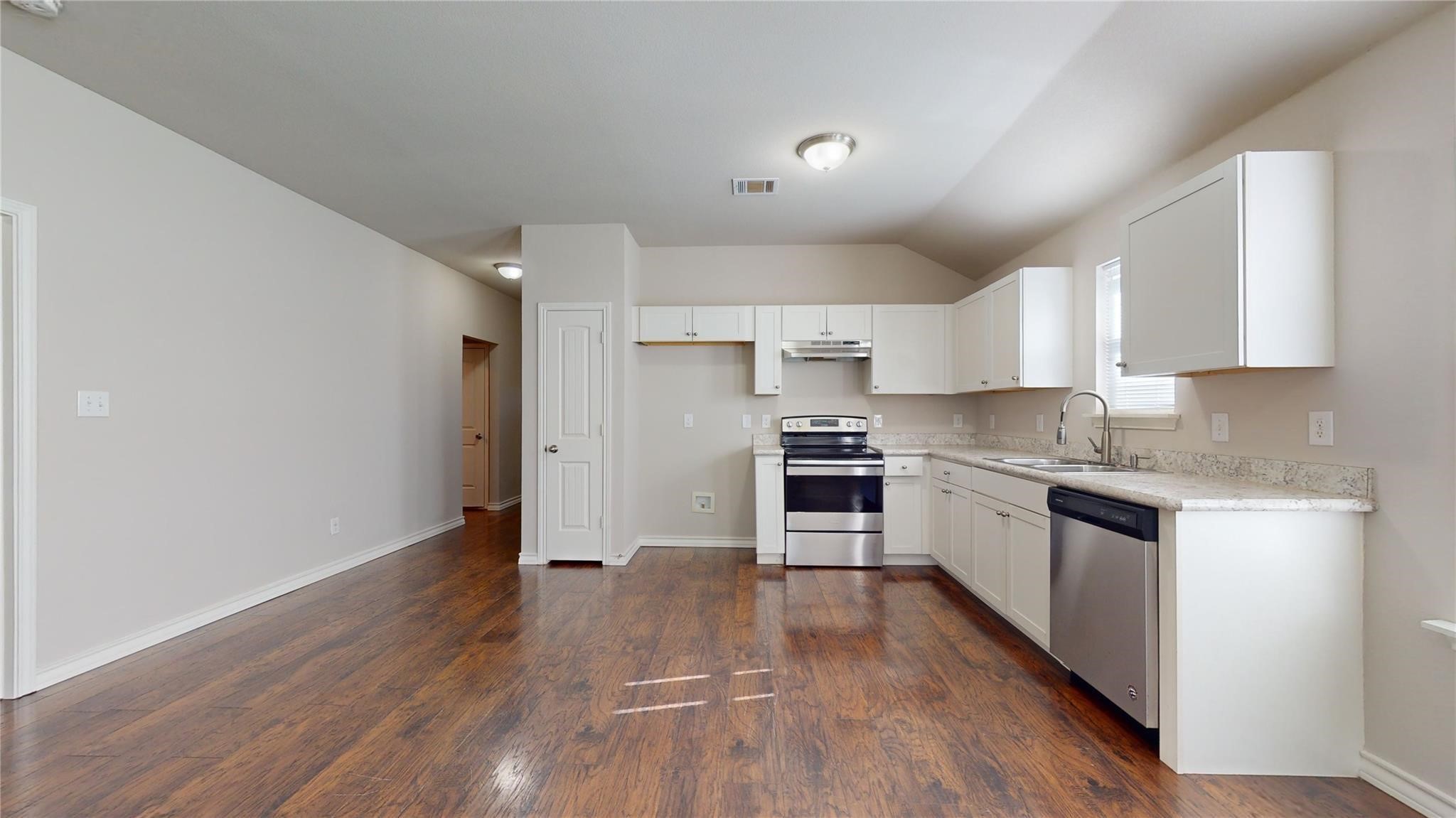 2104 Daniel Street Fort Worth TX 76104