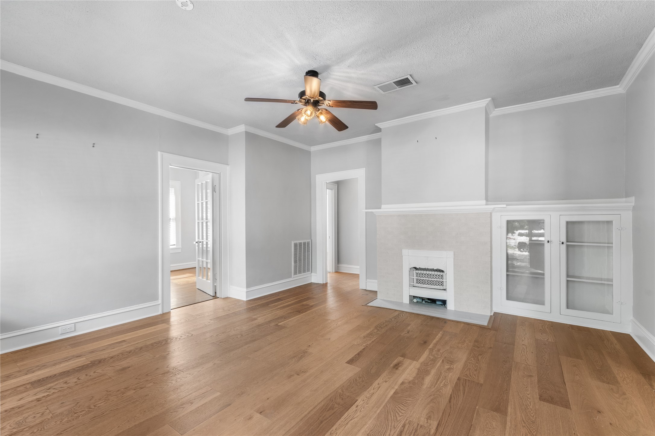 1921 Ben Hall Court Fort Worth TX 76110