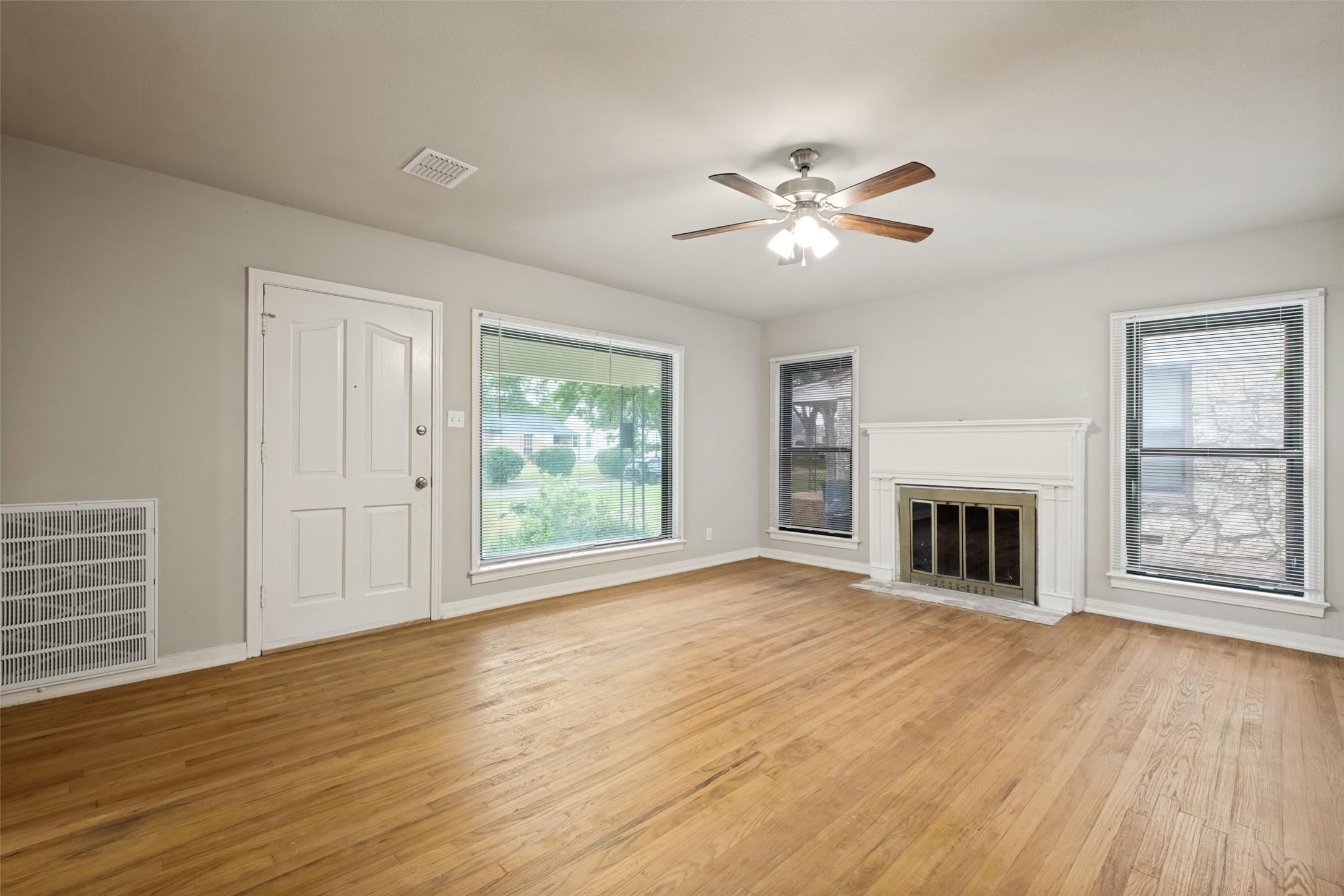 1835 Norfolk Avenue Dallas TX 75203